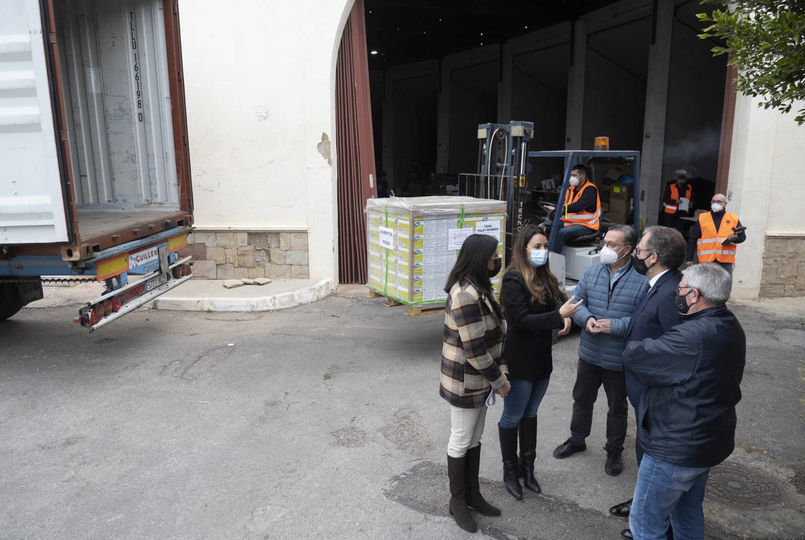 El Consell inicia un nuevo operativo de envío de ayuda humanitaria a Ucrania desde el centro logístico de Castellón