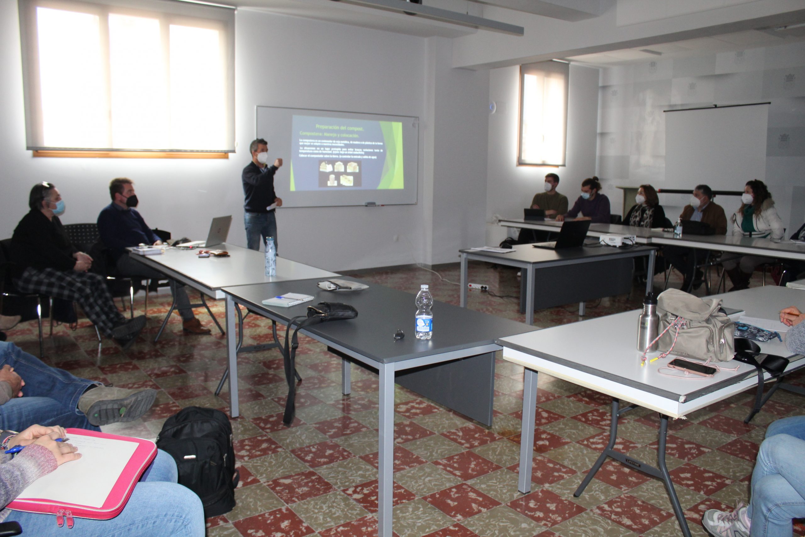 Nules trabaja con los escolares el compostaje