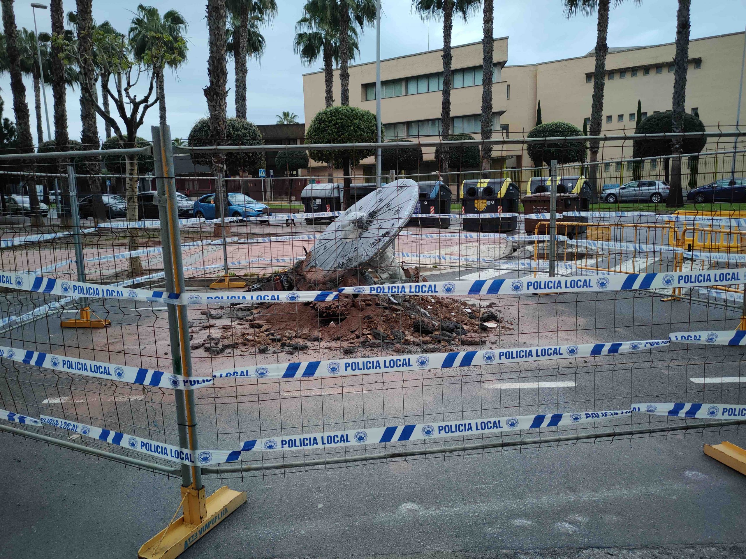 Un objeto en forma de “OVNI” se estrella esta madrugada en una calle de Borriana