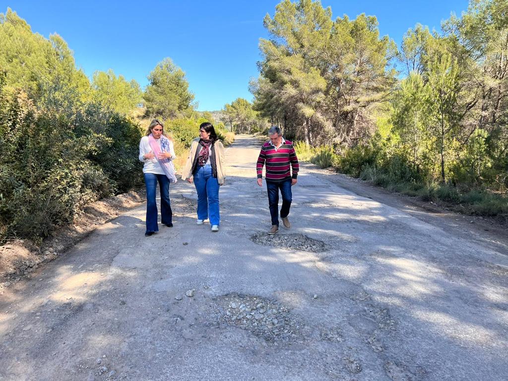 El PPCS insta al PSOE a reparar con urgencia la carretera de Miravet después del cierre del trazado tras la denuncia de los populares