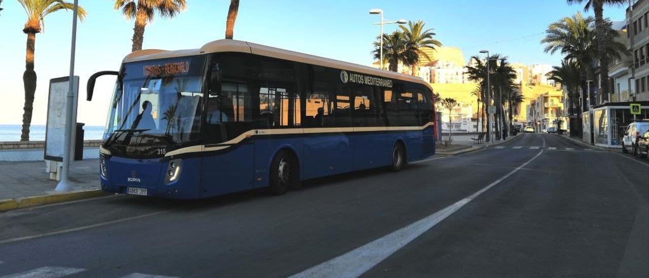 VOX Peñíscola solicita la ampliación del horario nocturno del bus interurbano