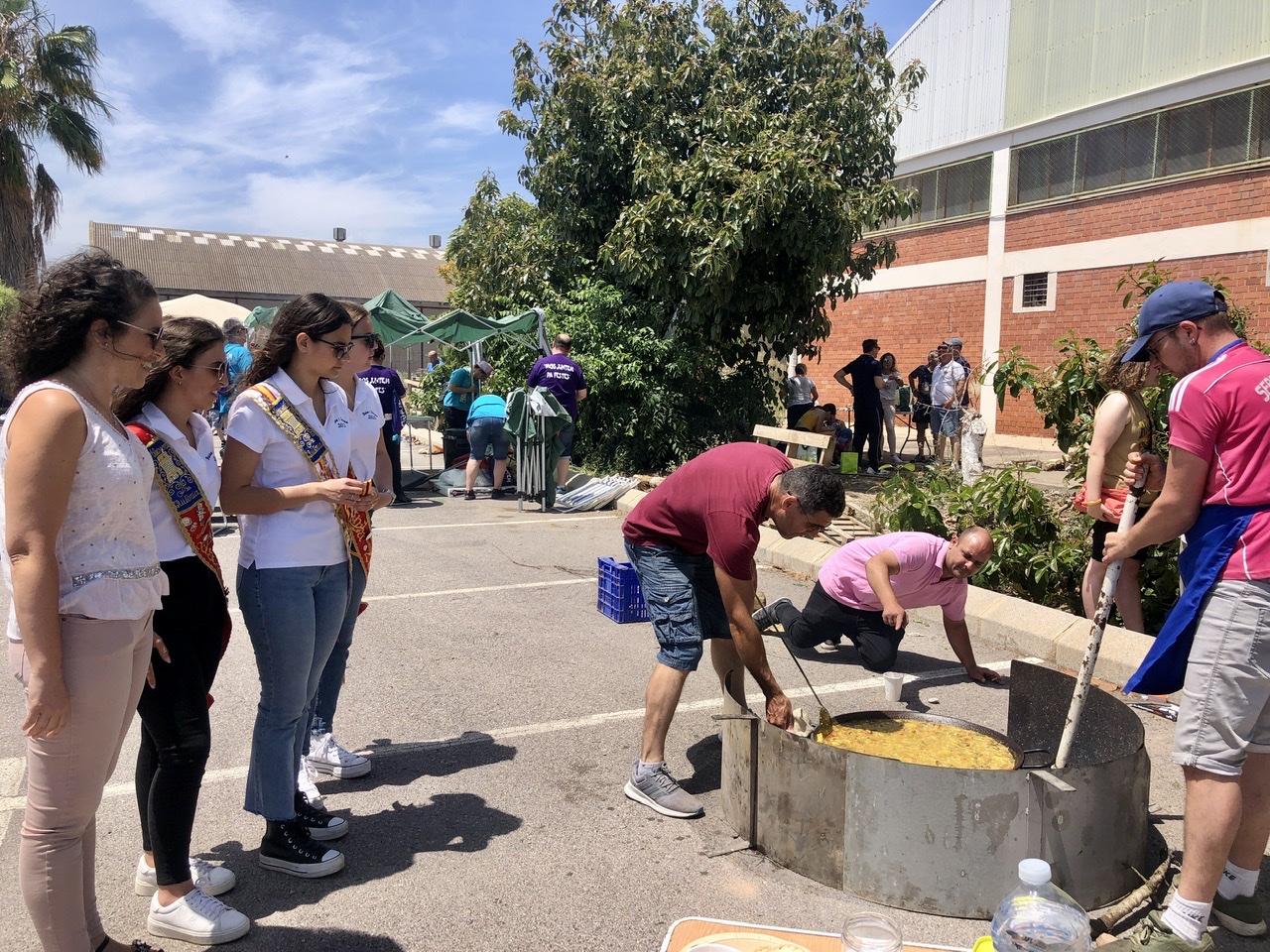 Almassora reúne a cerca de 500 comensales en el Festival de la Paella para despedir sus fiestas