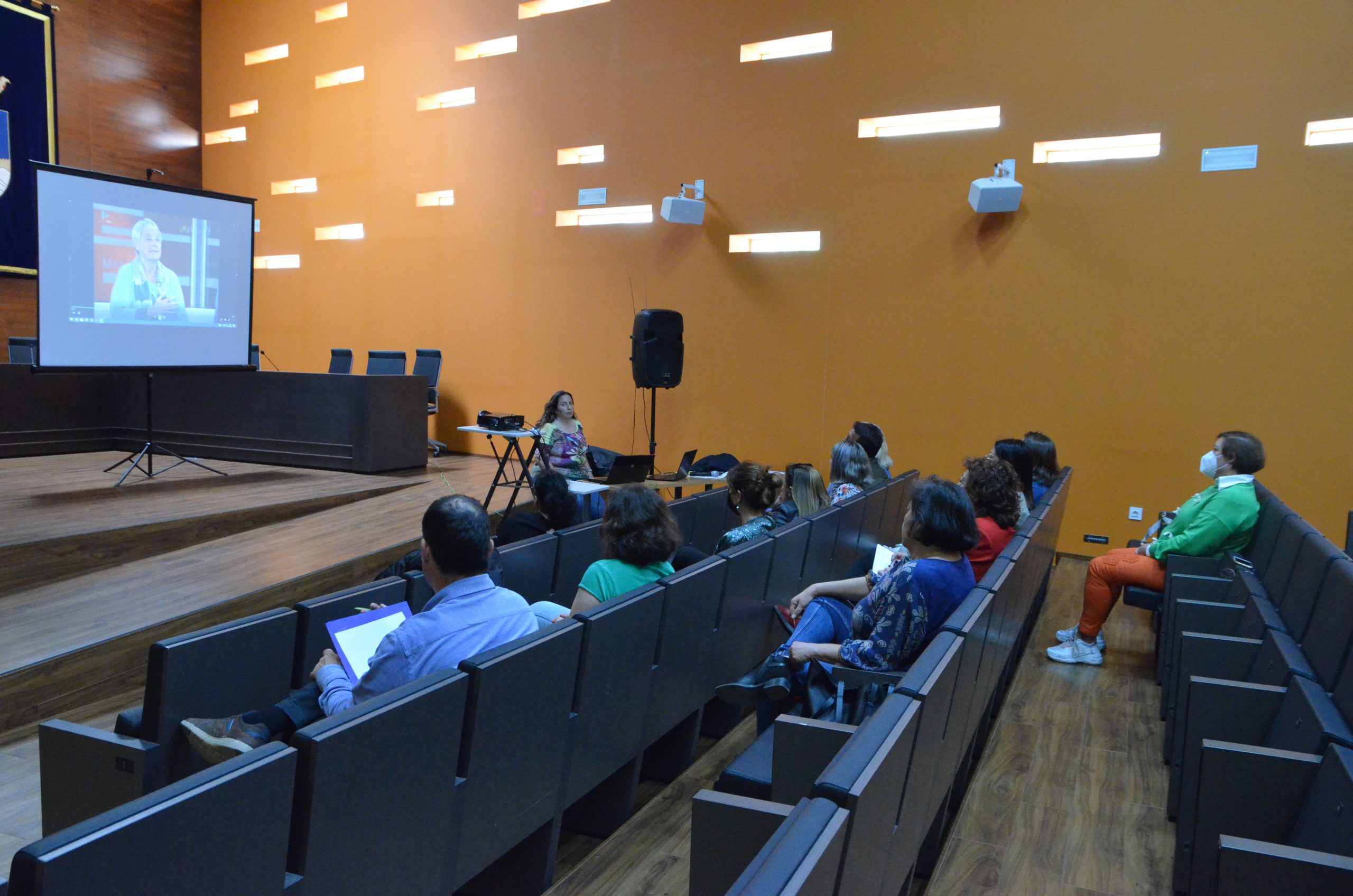 Oropesa el Mar forma al personal municipal para el uso de un lenguaje inclusivo y no sexista