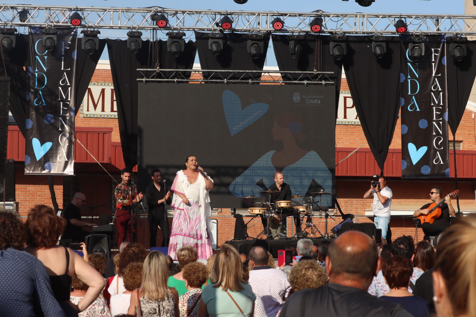 Falete despide con éxito un fin de semana completo con el gran festival Onda Flamenca