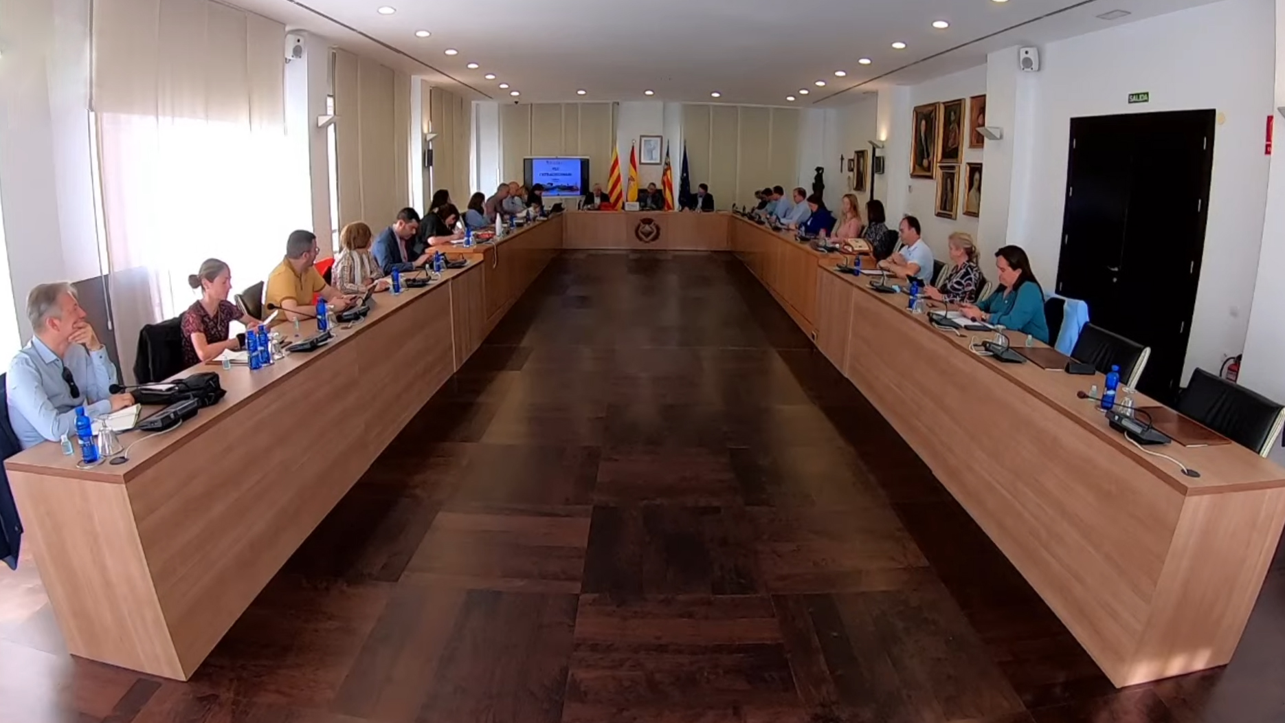 El Pleno de Vila-real aprueba por unanimidad la concesión de los Premios 20 de Febrer extraordinarios a los ‘héroes’ de la lucha contra la covid