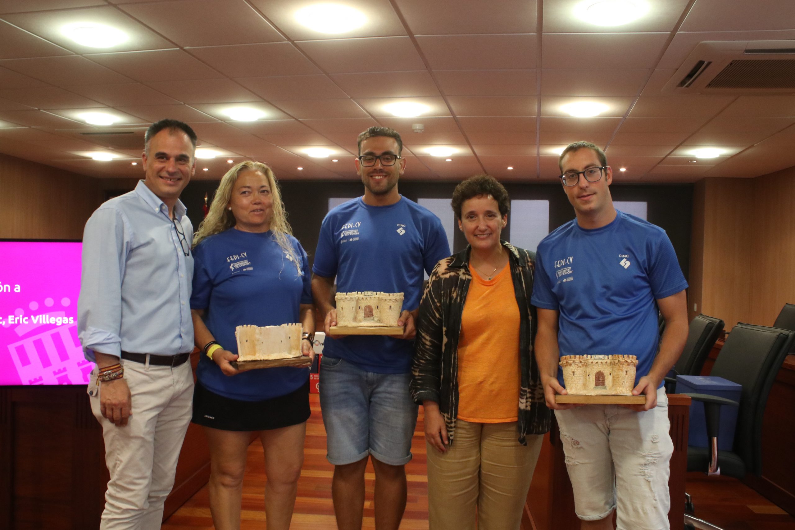 Onda homenajea al equipo ganador del Campeonato de España de Autonomías de Natación Adaptada