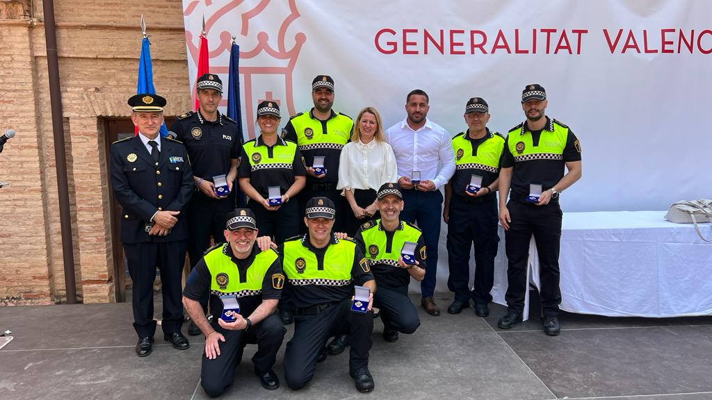 Felicitacions públiques a agents de la Policia Local de Vila-real