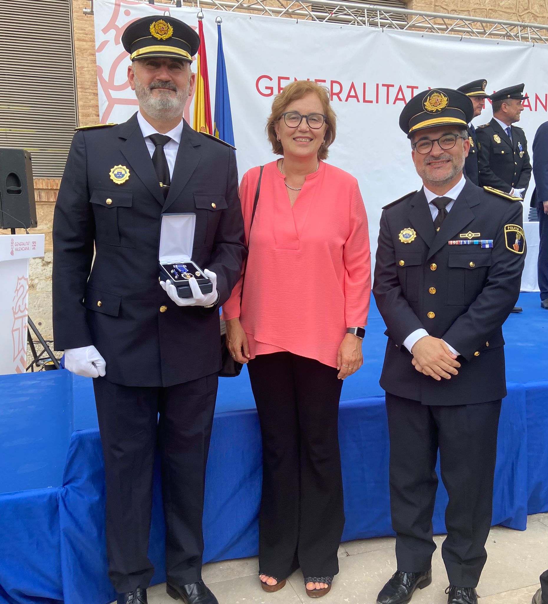 El Intendente de la Policía Local de Borriana, Raúl Amat Archela, recibe la Condecoración de Plata de la Generalitat