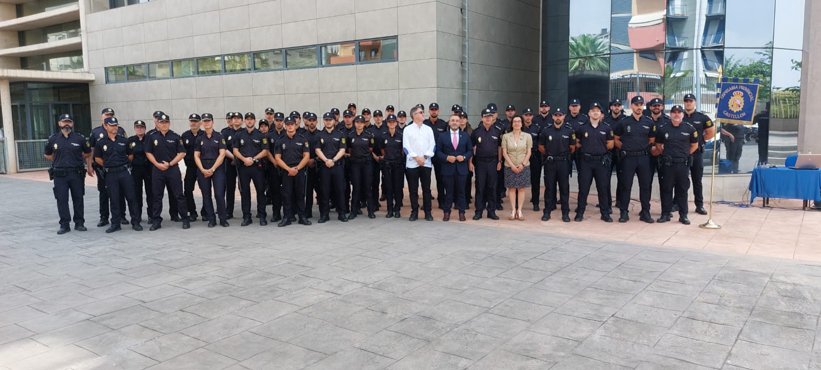 Benlloch recibe a los 10 nuevos agentes de la Policía Nacional de Vila-real