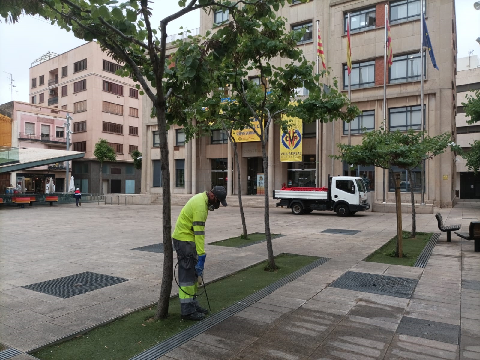 Vila-real refuerza los tratamientos para evitar la proliferación de mosquitos en el término municipal con la llegada del verano