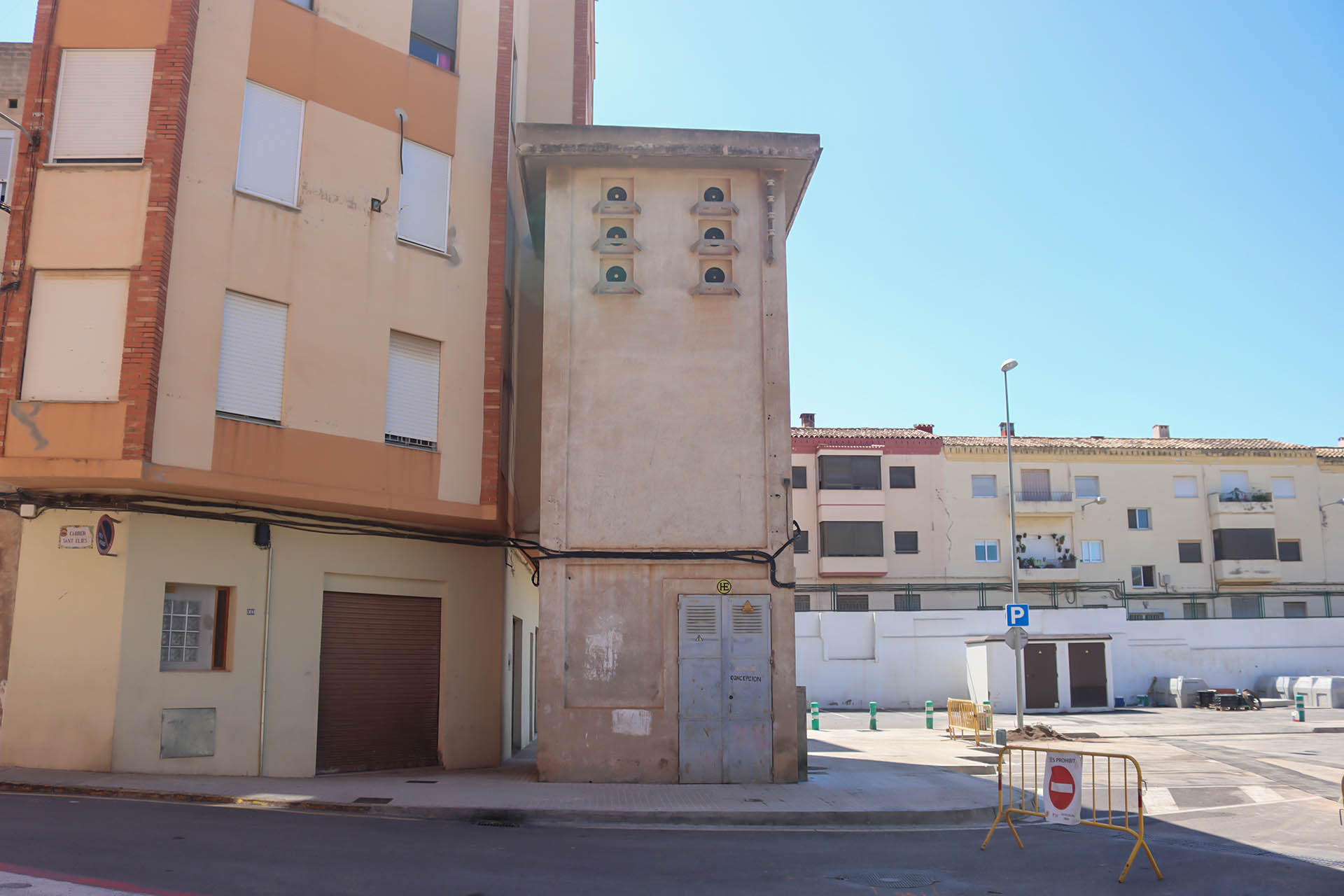 Onda derribará la torre de luz situada en la calle San Elías, petición histórica de los vecinos del barrio de San Joaquín