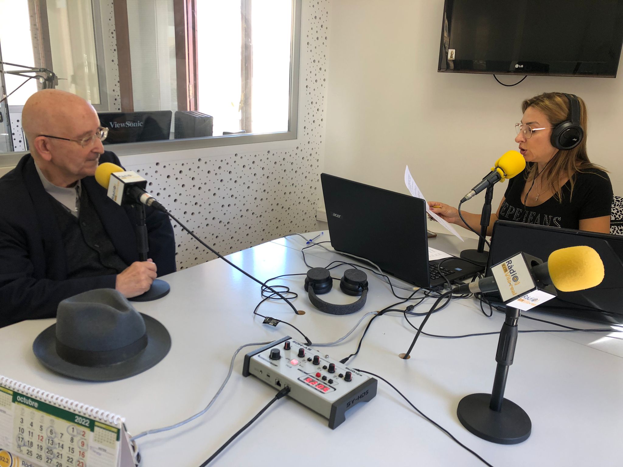 Mossén Vicent Gimeno i Estornell ens presenta l’obra  ‘Les festes de carrer: la religiositat popular al nostre poble Vila-real’