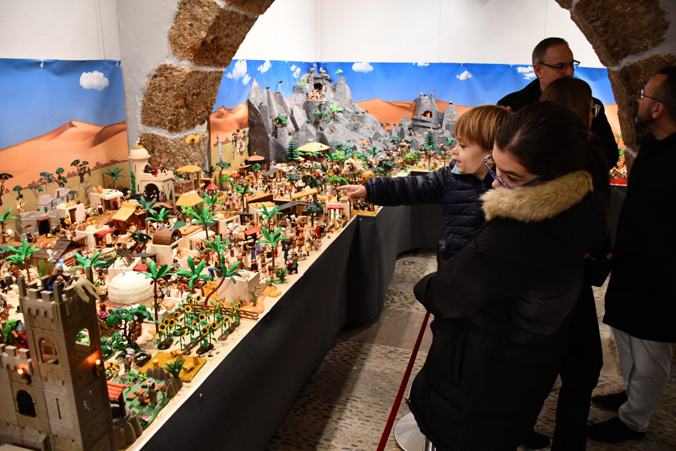 Més de 6.000 figures de clicks de playmóbil recreen les tradicionals escenes i moments del naixement de Jesús a Vila-real. Parlem amb el seu creador, Diego Pérez