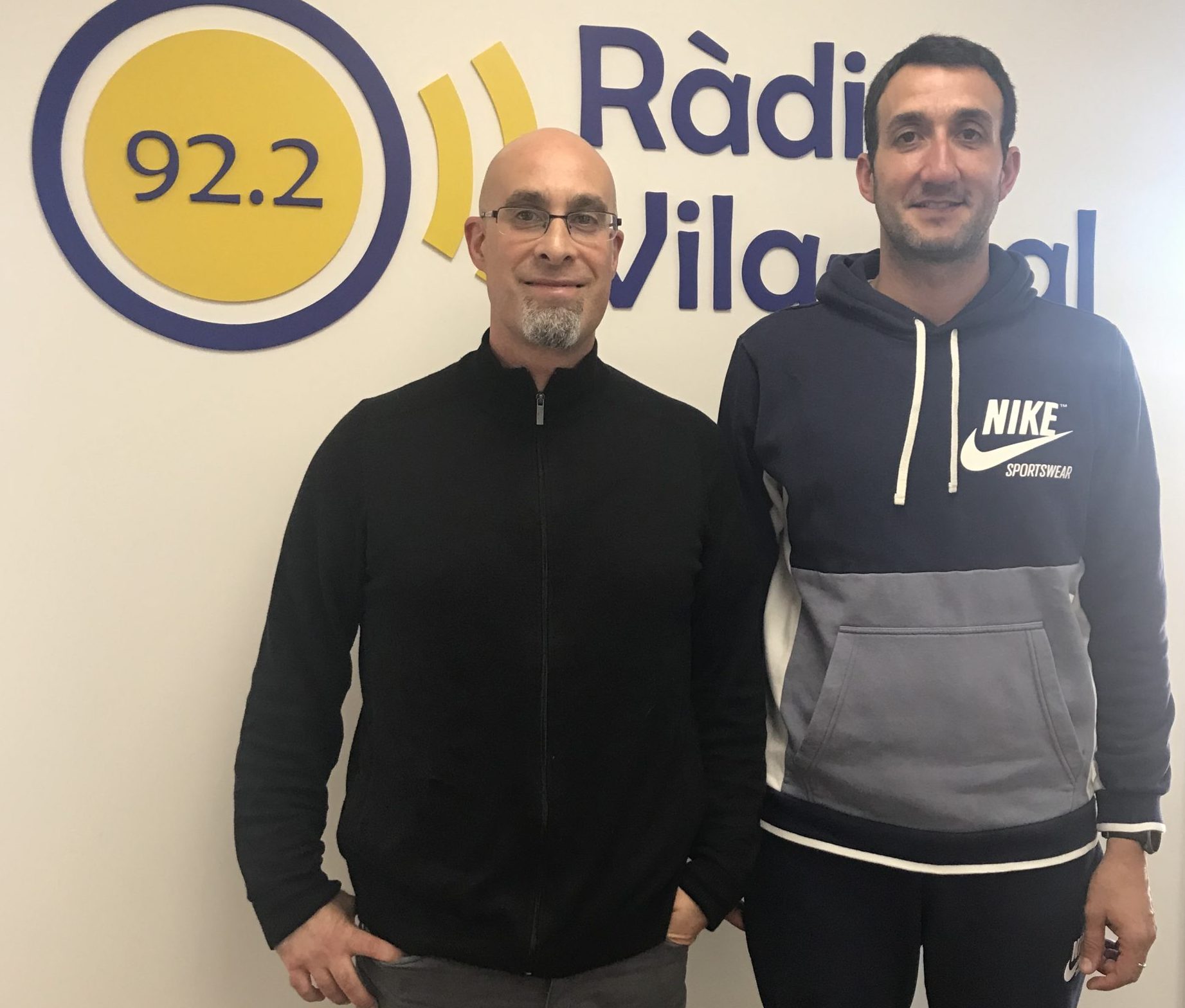 El responsable del centre de benestar CO2, Jeremy Trizulla, parla dels beneficis de la cambra hiperbàrica i l’oxigenoteràpia en la pràctica de l’esport d’èlit amb un testimoni que ho evidencia, Fran Antonino