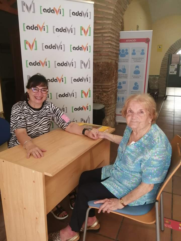 Escolta el testimoni de Pura Andreu, una veïna de Vila-real molt coneguda de la seua etapa como a mestra, que conta la seua experiència amb la manca d’atenció personal en les entitats bancàries