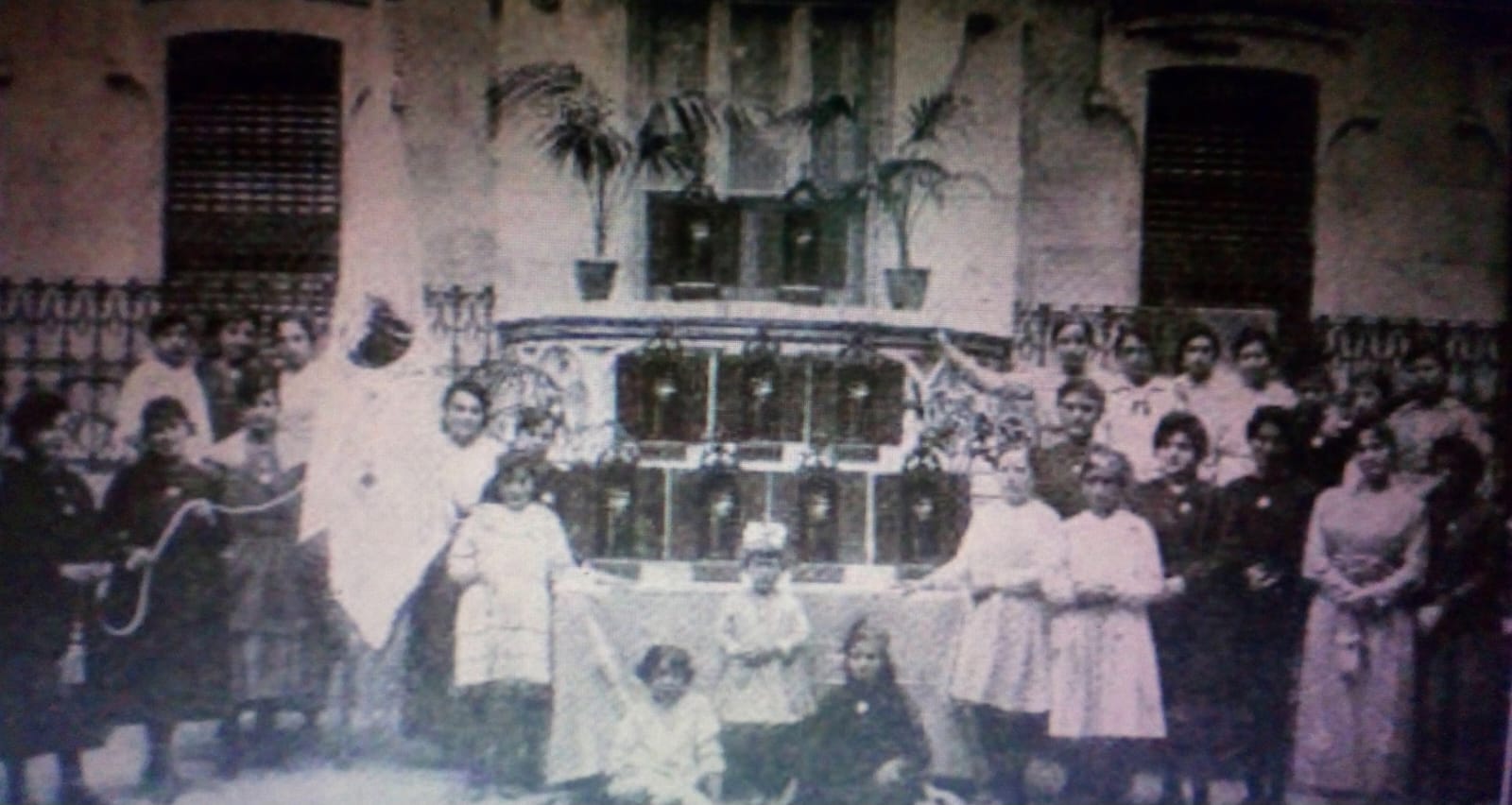 Luis Cabedo, expert en tradicions i història local, ens parla de les capelletes domiciliàries