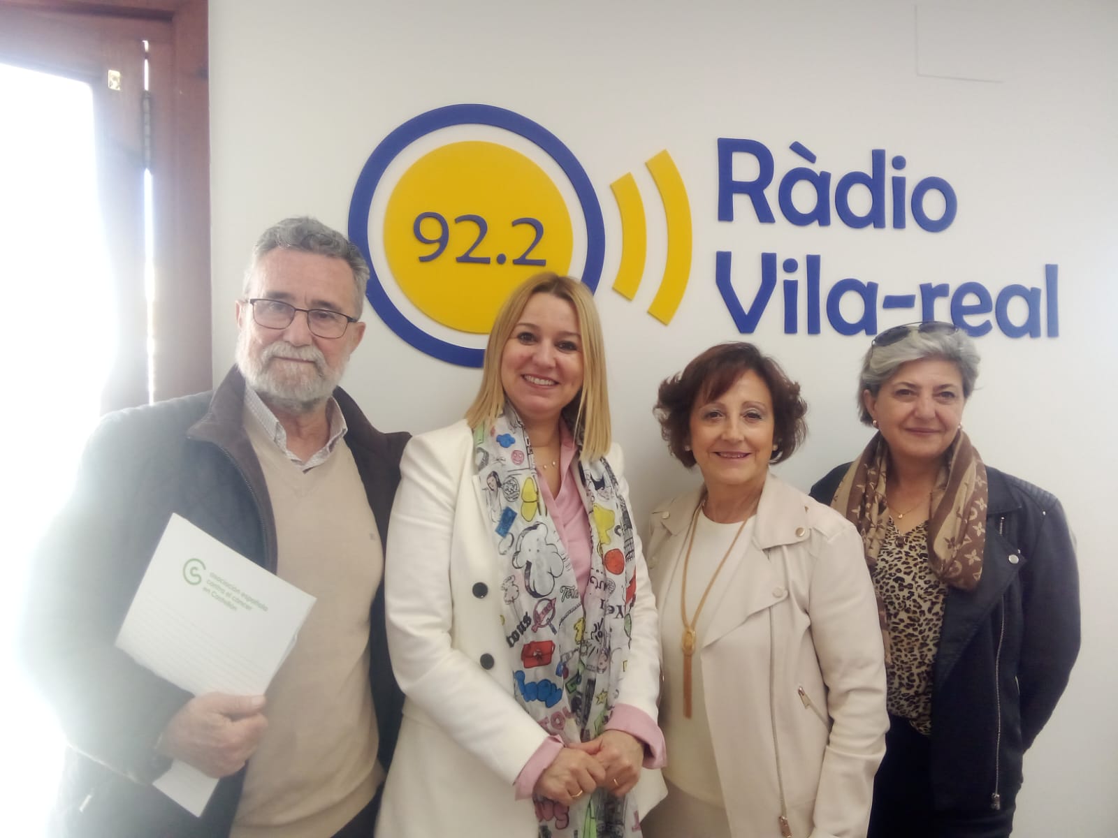 Hui ens visita la regidora de Serveis Socials, Silvia Gómez, i representants de l’Associació Espanyola Contra el Càncer (AECC) de Vila-real per a fer balanç del conveni anual