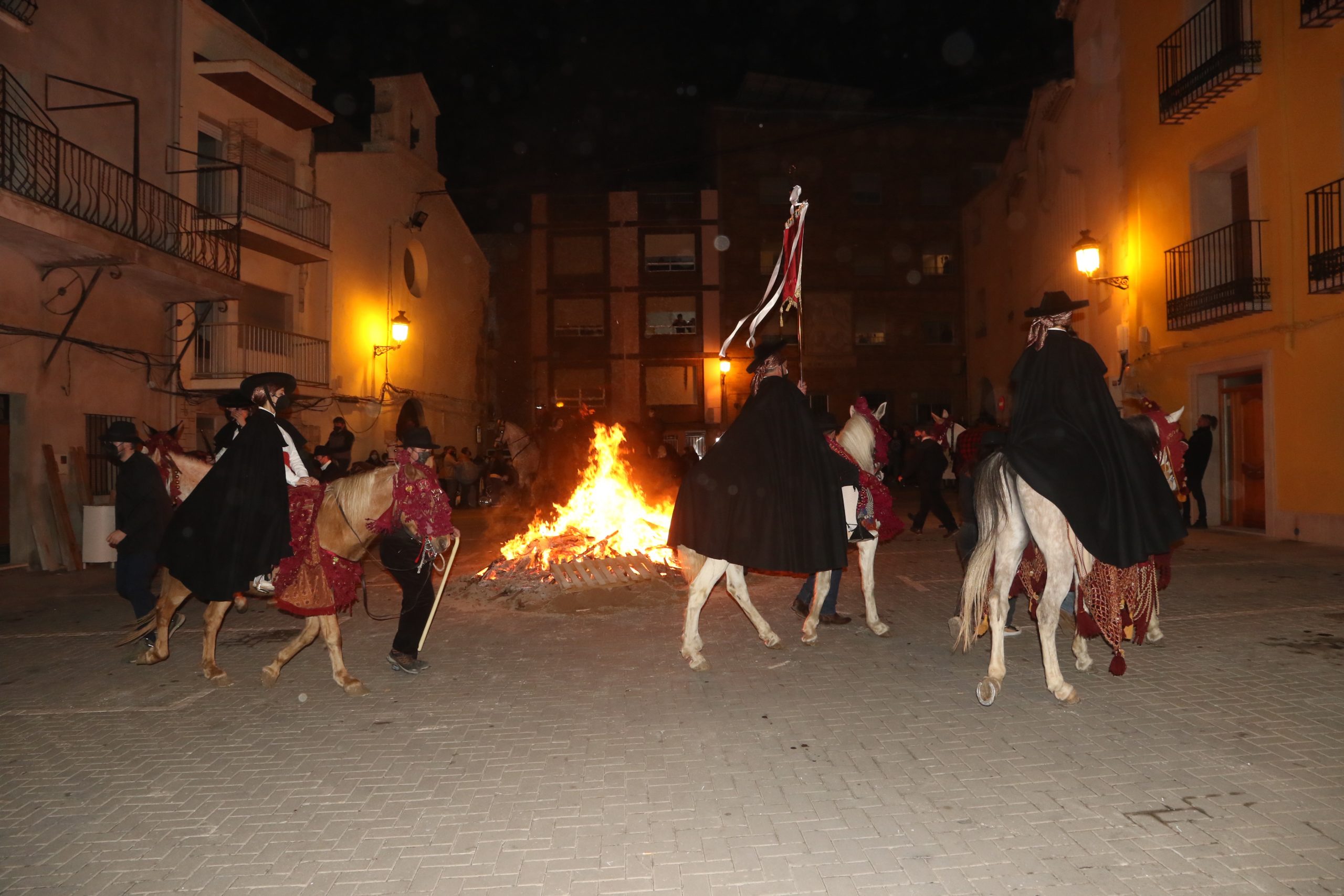 Rècua Arriera, fogueres, prims i música per a celebrar  Sant Antoni a l´Alcora