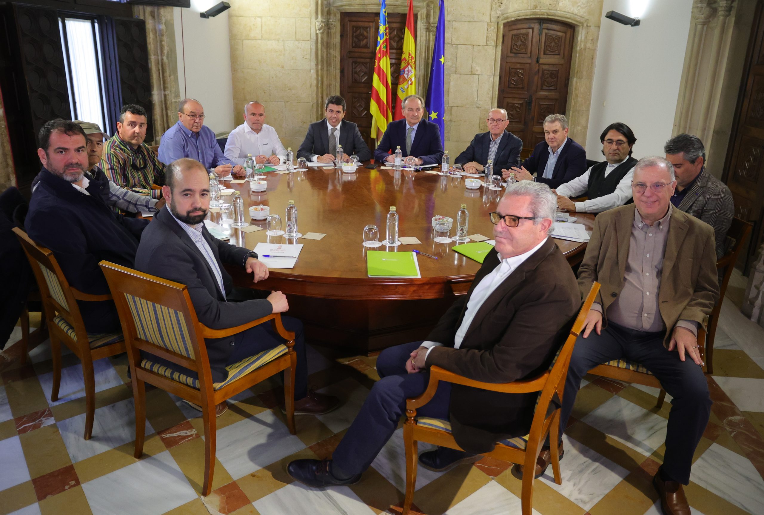 Carlos Mazón es reunix amb els agricultors