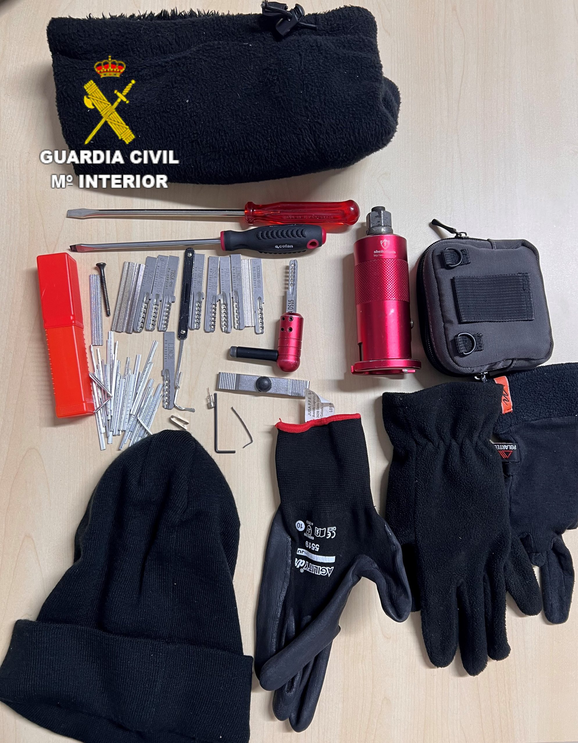 La Guàrdia Civil deté a Vinaròs a tres persones per robatoris en habitatges i pertinença a grup criminal