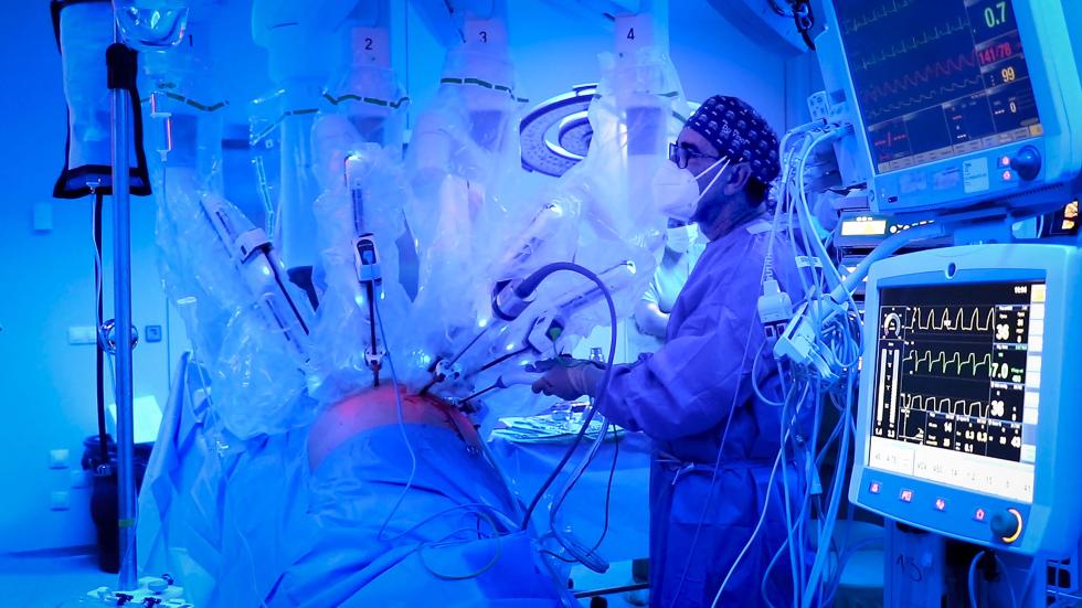 La Fe realitza la primera extracció de renyó de donant viu mitjançant cirurgia robòtica per a trasplantament renal
