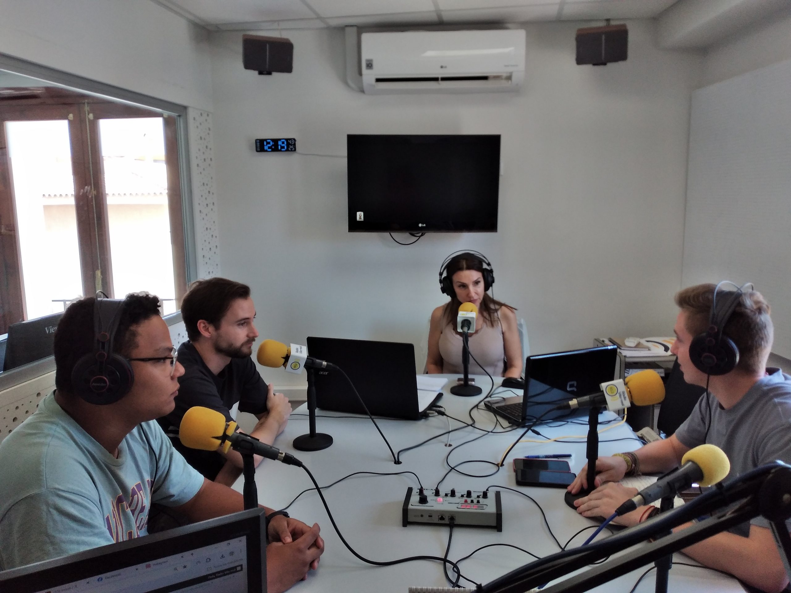 Hui ens visiten Javier López, Mario Moreno i Alex Concepción, ens parlen de la marxa solidària «patitas en acción»