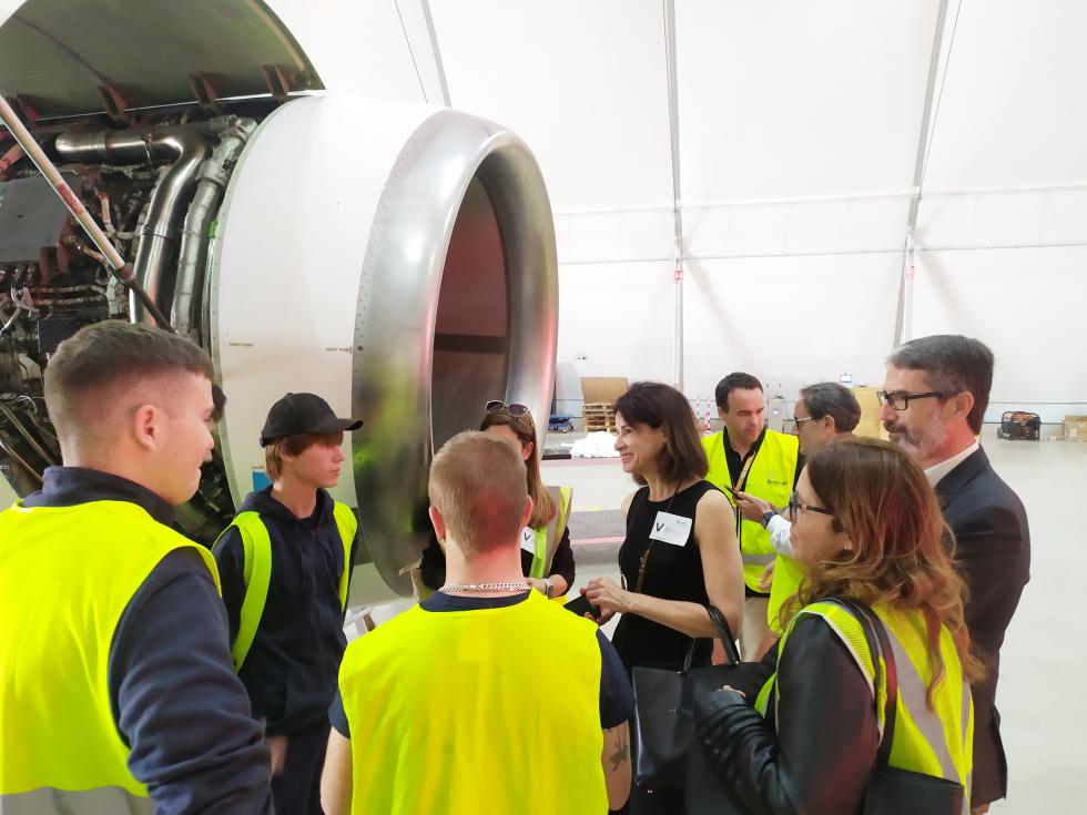 L’aeroport de Castelló i Educació fomenten la relació entre l’alumnat d’FP aeronàutica i les empreses del sector