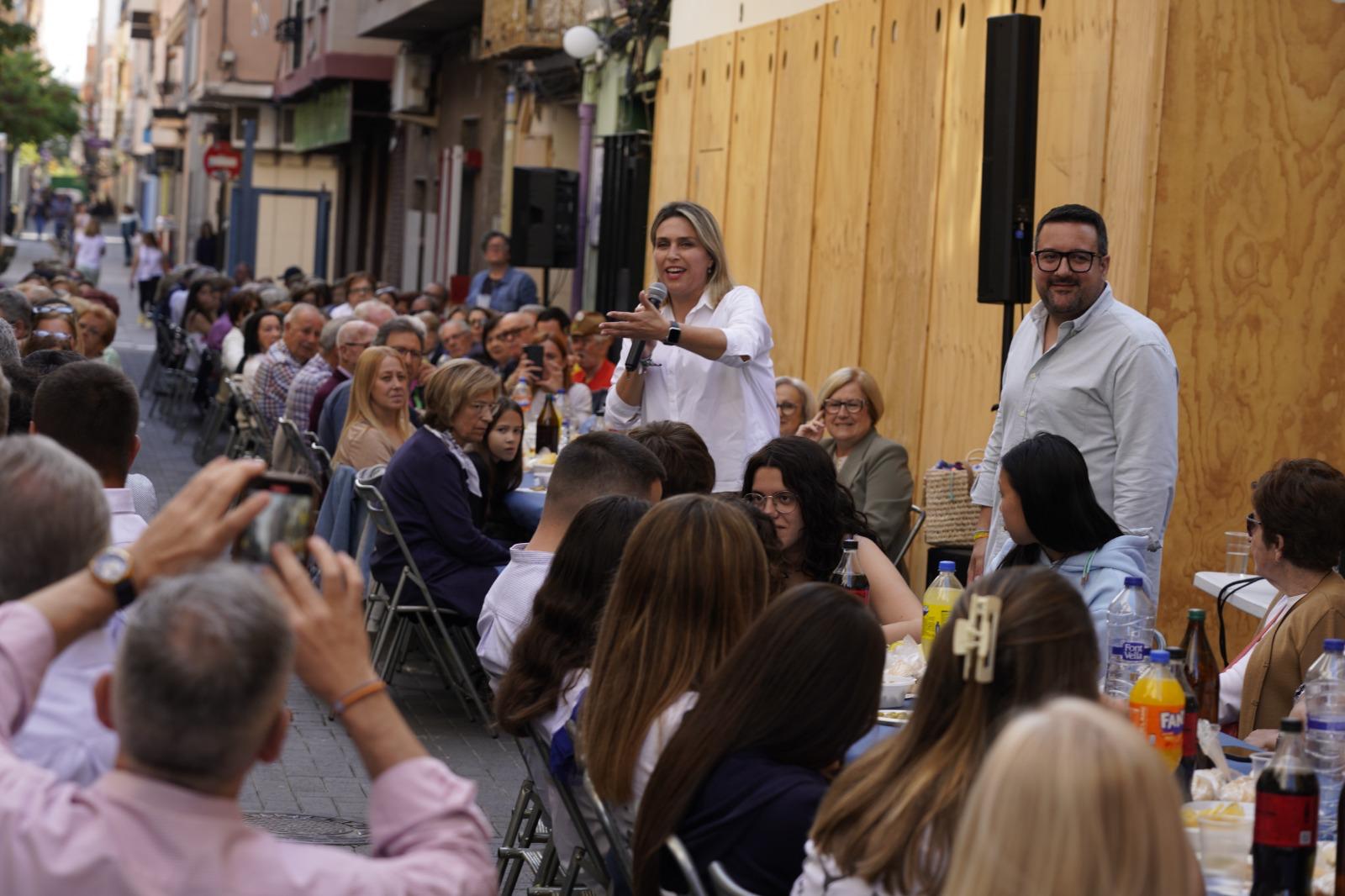 Més de 400 veïns se citen en el tradicional esmorzar popular del PP de Vila-real