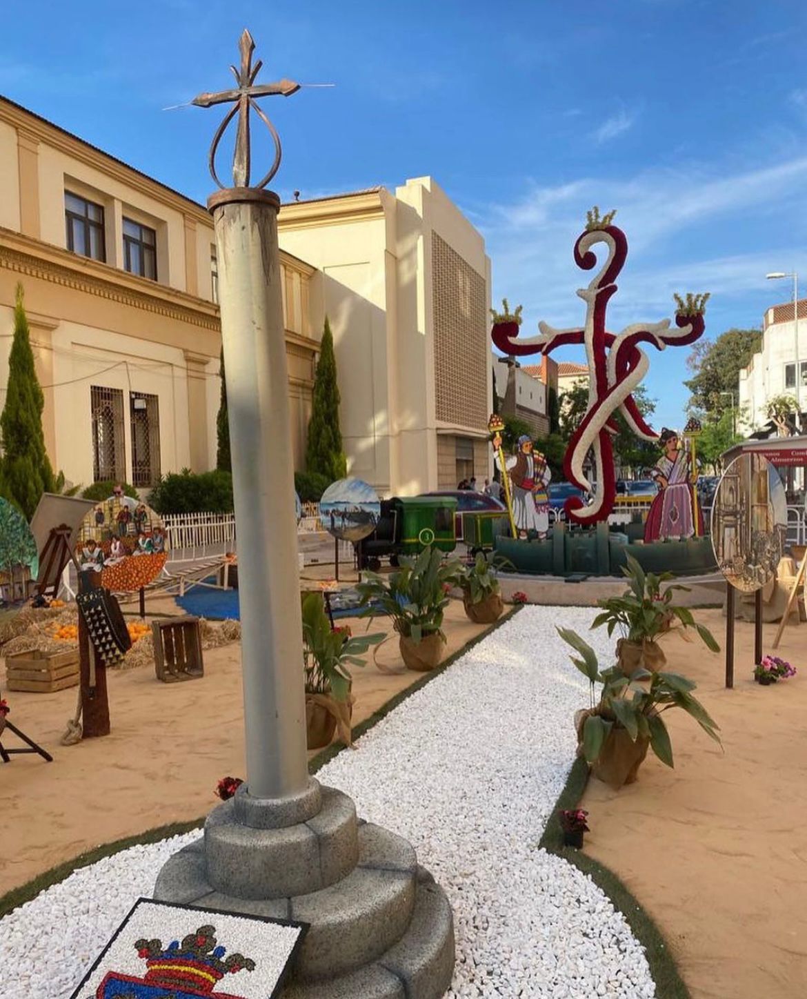 Les Creus de Maig inundaran Burriana de color amb 36 jardins de flor natural