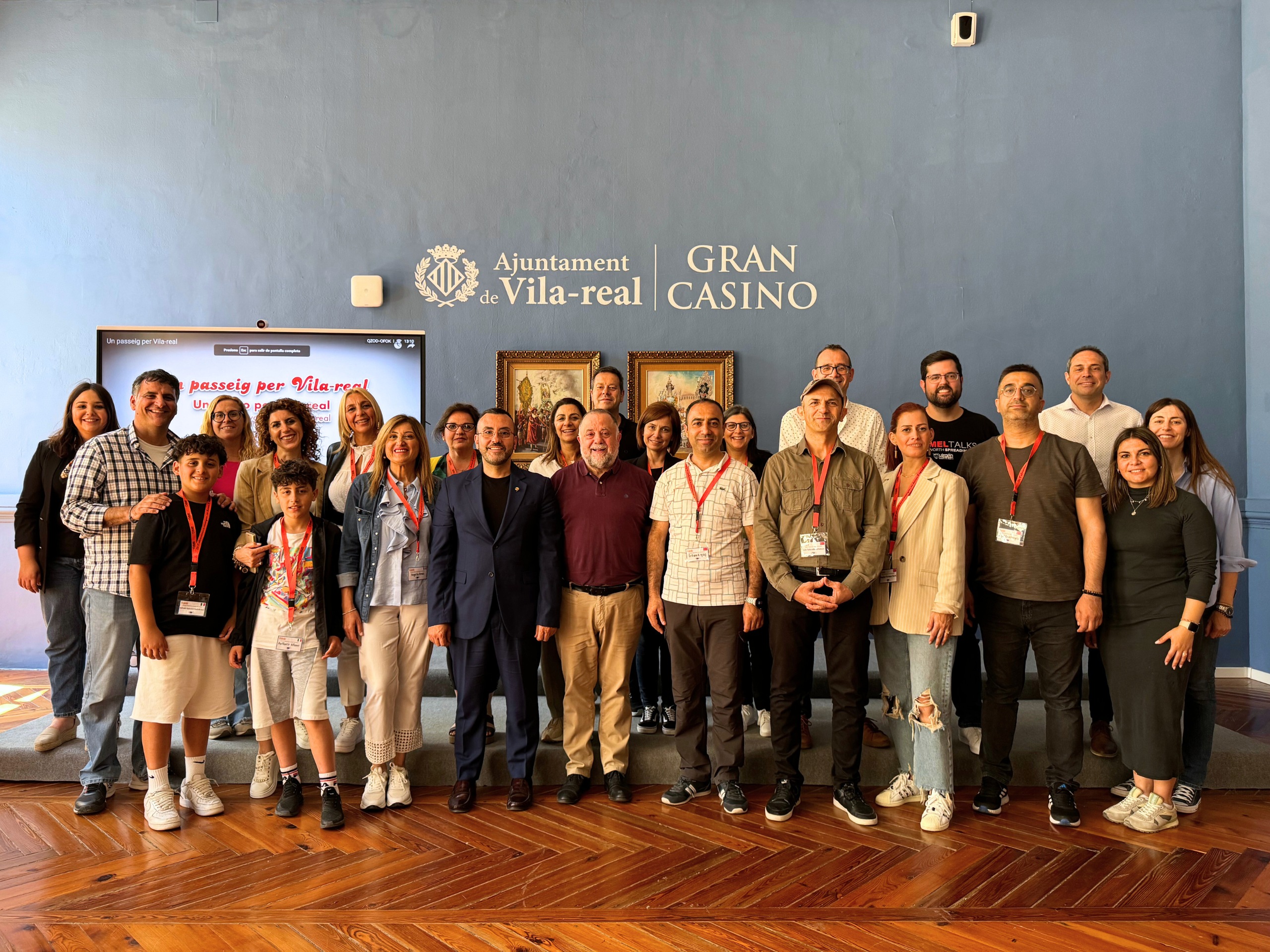 L’alcalde de Vila-real, rep un grup de professors d’Itàlia, Portugal i Turquia que participen en el programa Erasmus+ amb el col·legi Verge del Carme