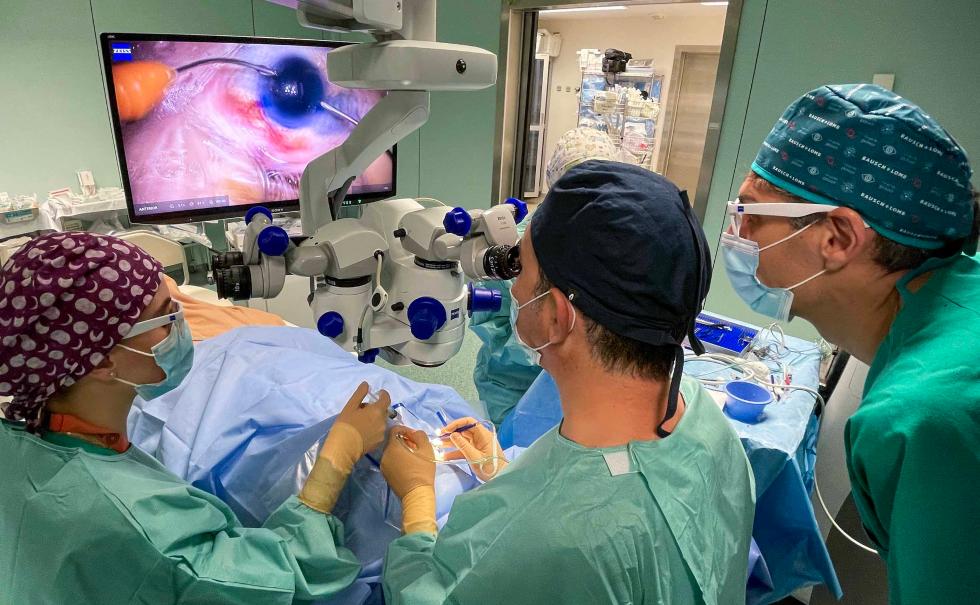 La Fe introduce dos nuevas técnicas de cirugía mínimamente invasiva contra el glaucoma