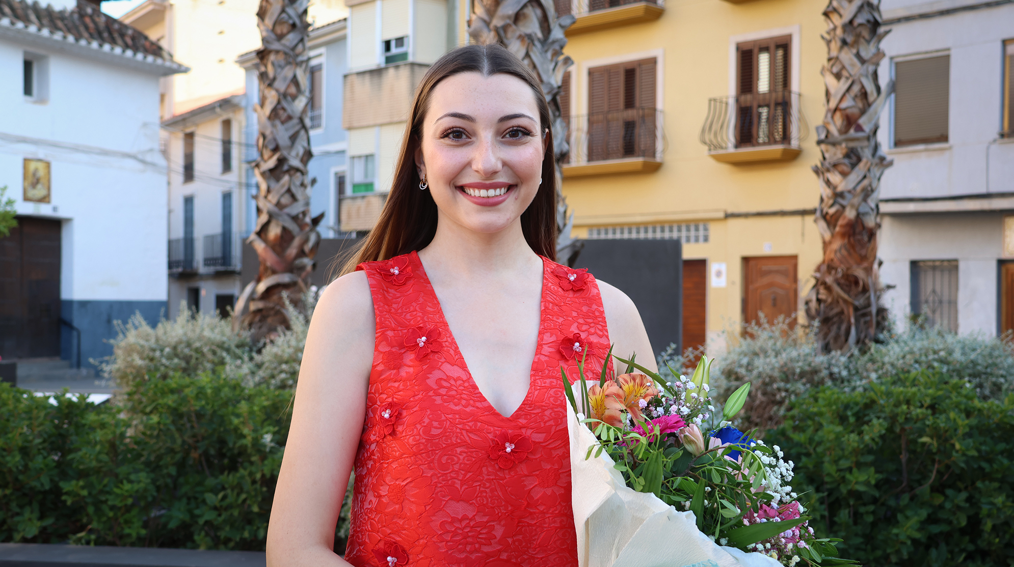 Onda tria a María García Taús com a reina de la Fira 2024 i li acompanyen dos dames d’honor