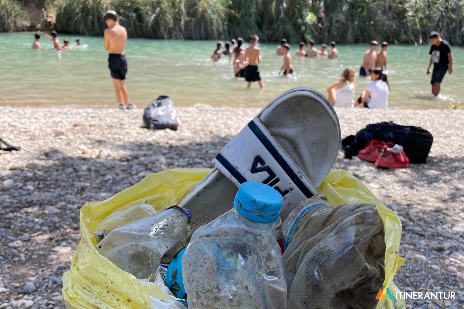 Prop de 400 escolars descobreixen el paratge del Millars aquest estiu