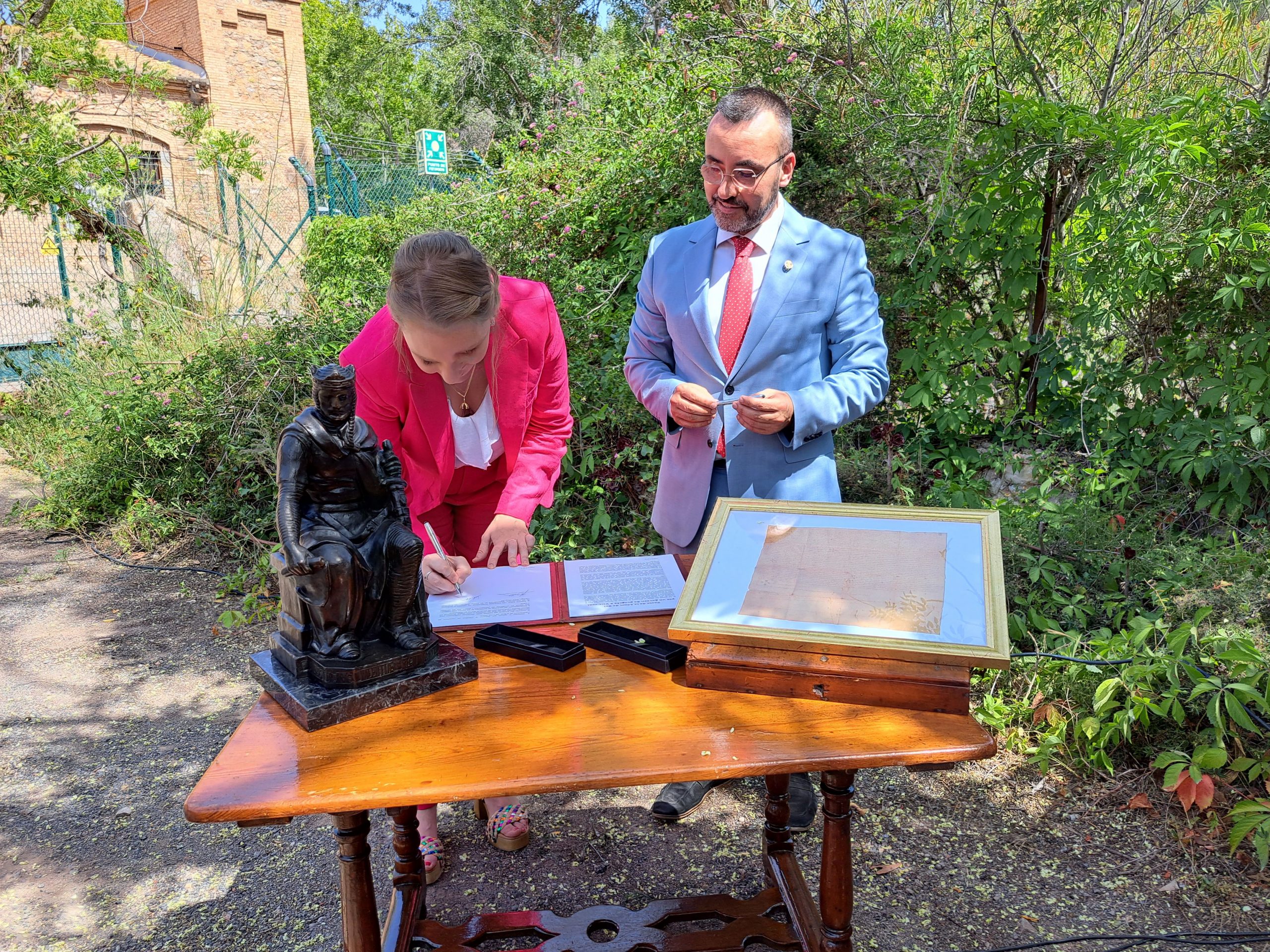 Benlloch i Fajardo signen el pacte de la Llum de Tol per a construir una Vila-real millor i posar fre a la dreta i la ultradreta