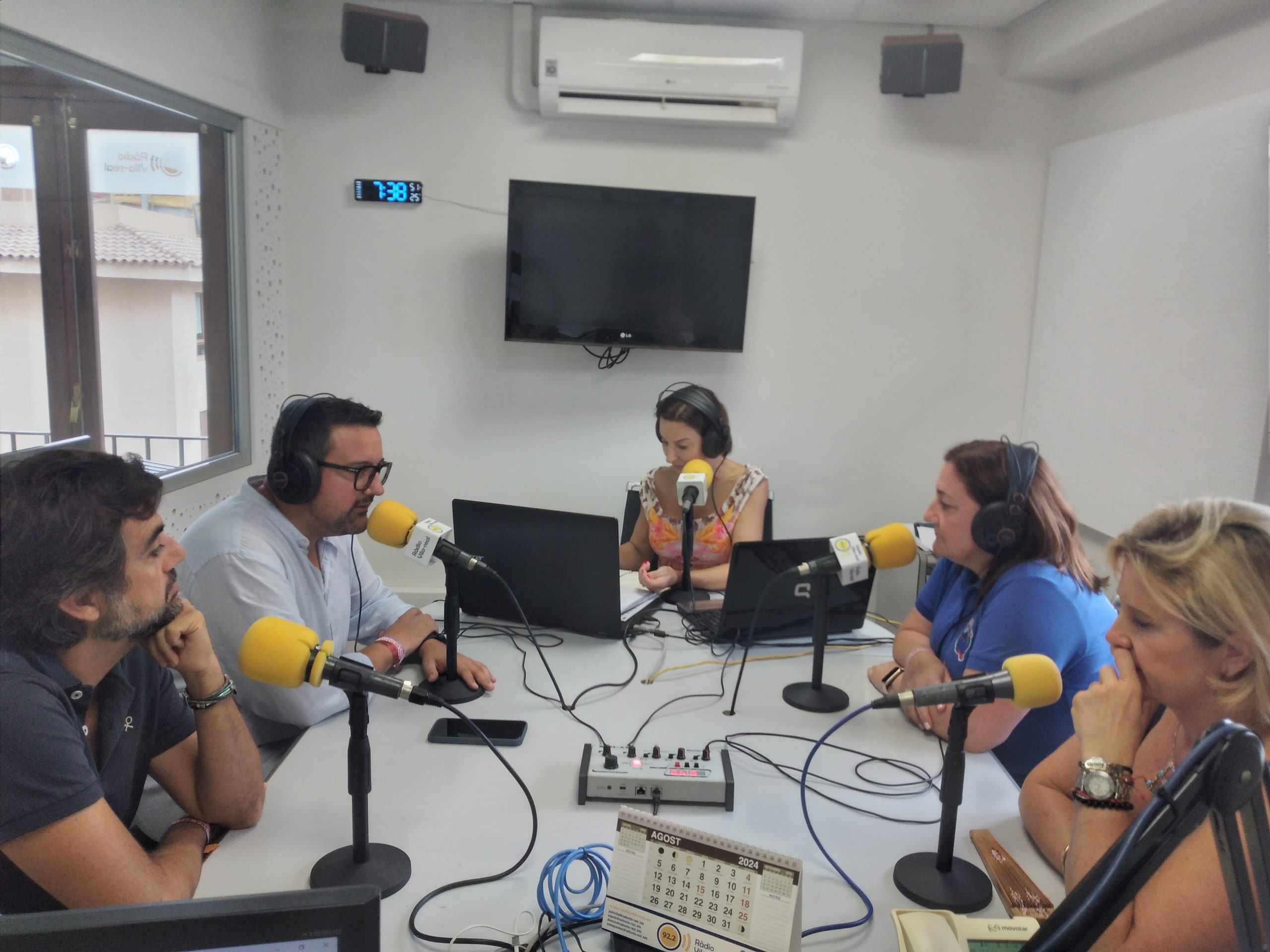 Hui rebem la visita del PP de Vila-real, parlem amb Adrián, Pablo, Bea, i Gema