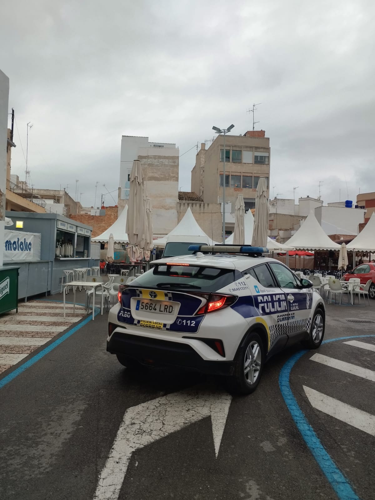 La Policia Local de Burriana destina un dispositiu per a inspeccionar la neteja de la via pública pels casals de penyes
