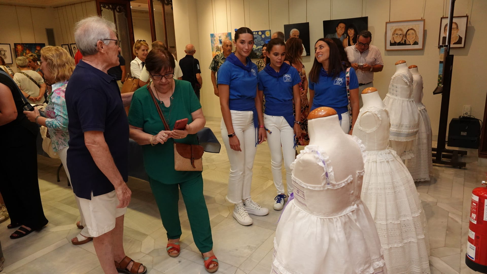 Burriana inaugura l’exposició de treballs de boixets i pintura del Centre Social de Caixa Rural