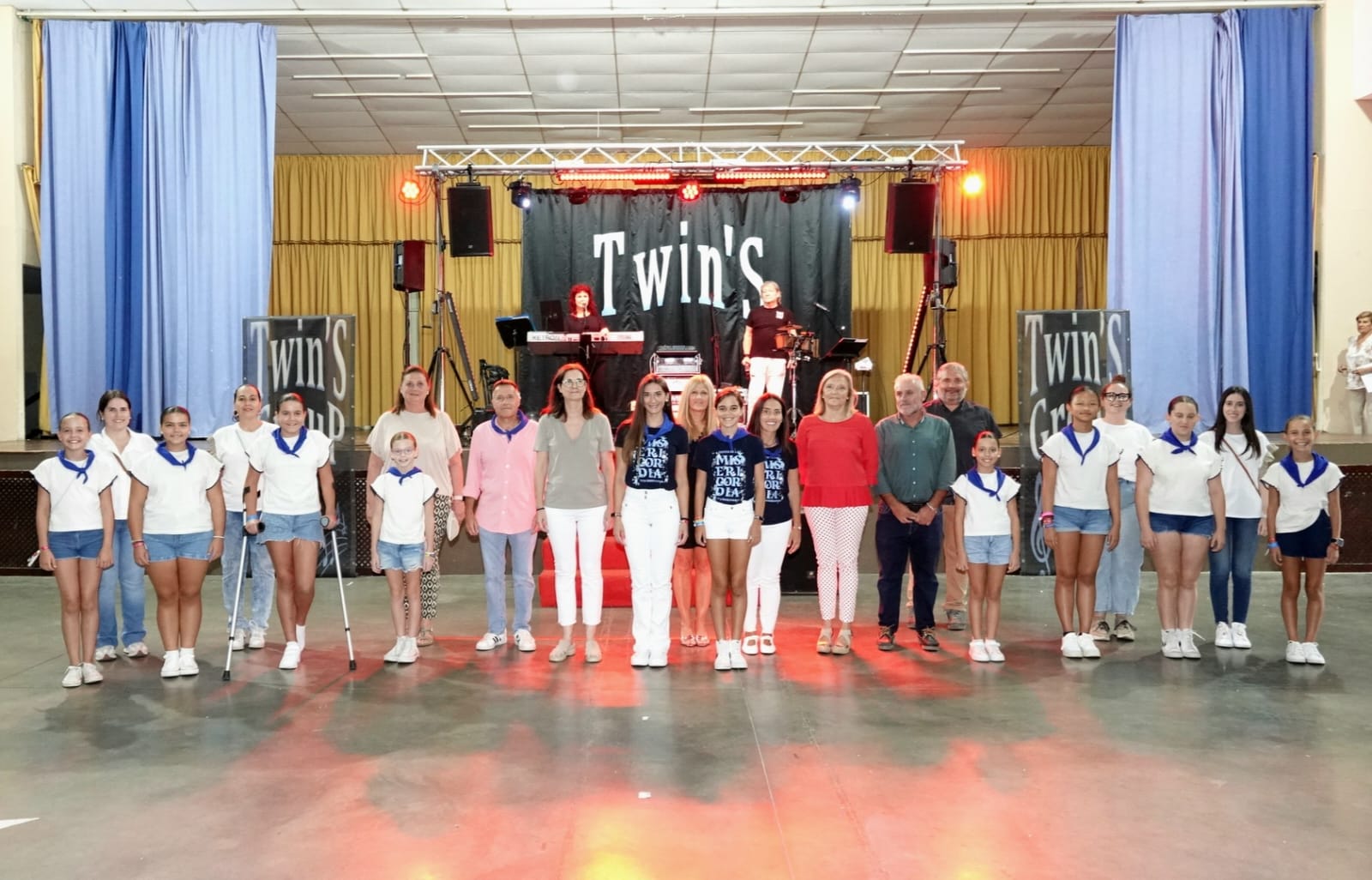 La Llar Fallera de Burriana celebra el ball i berenar per a la tercera edat de les Festes de la Misericòrdia