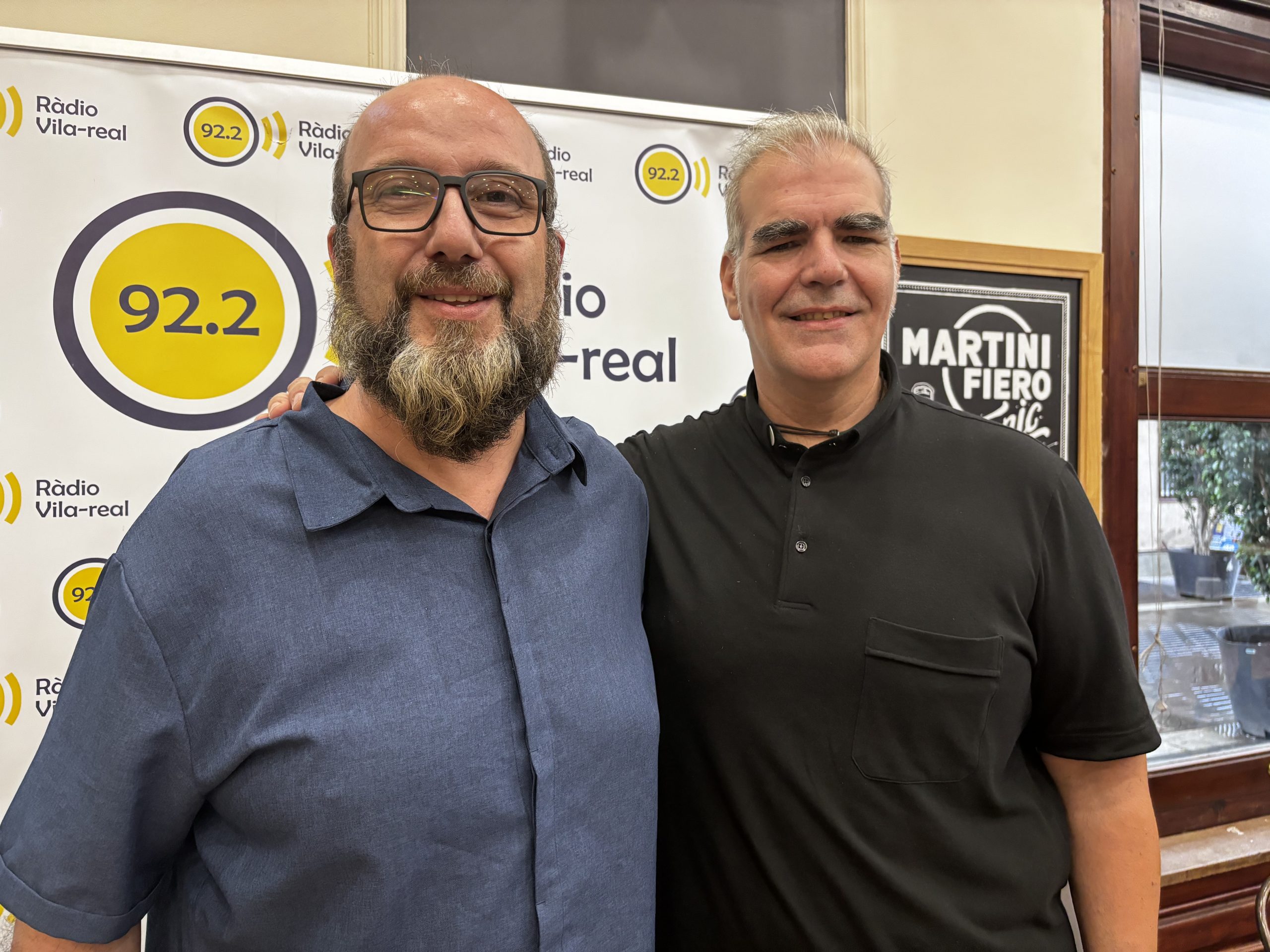 Parlem amb Santi Cortells que hui ve acompanyat de mossen Vicent Esteller