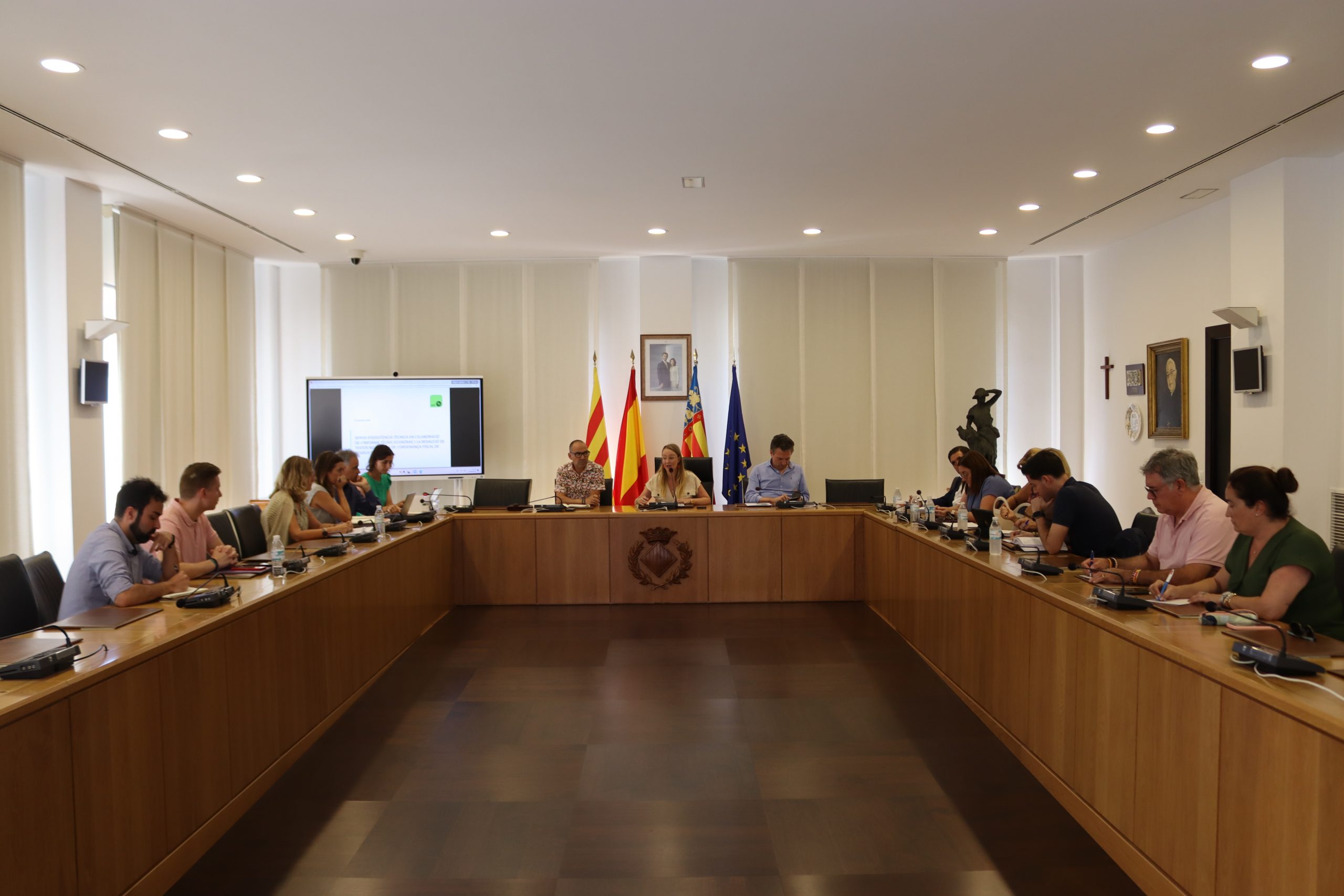 Vila-real implica els grups de l’oposició en la creació de la nova taxa de residus derivada de la legislació europea