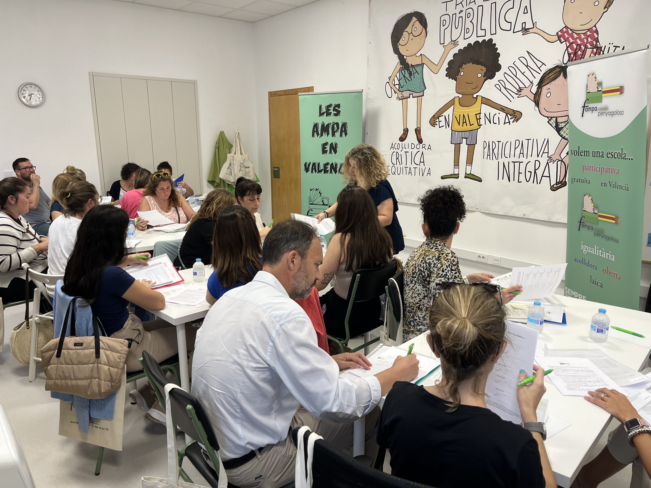 Les AFA de la província de Castelló es formen amb la FAMPA per millorar la seua gestió documental