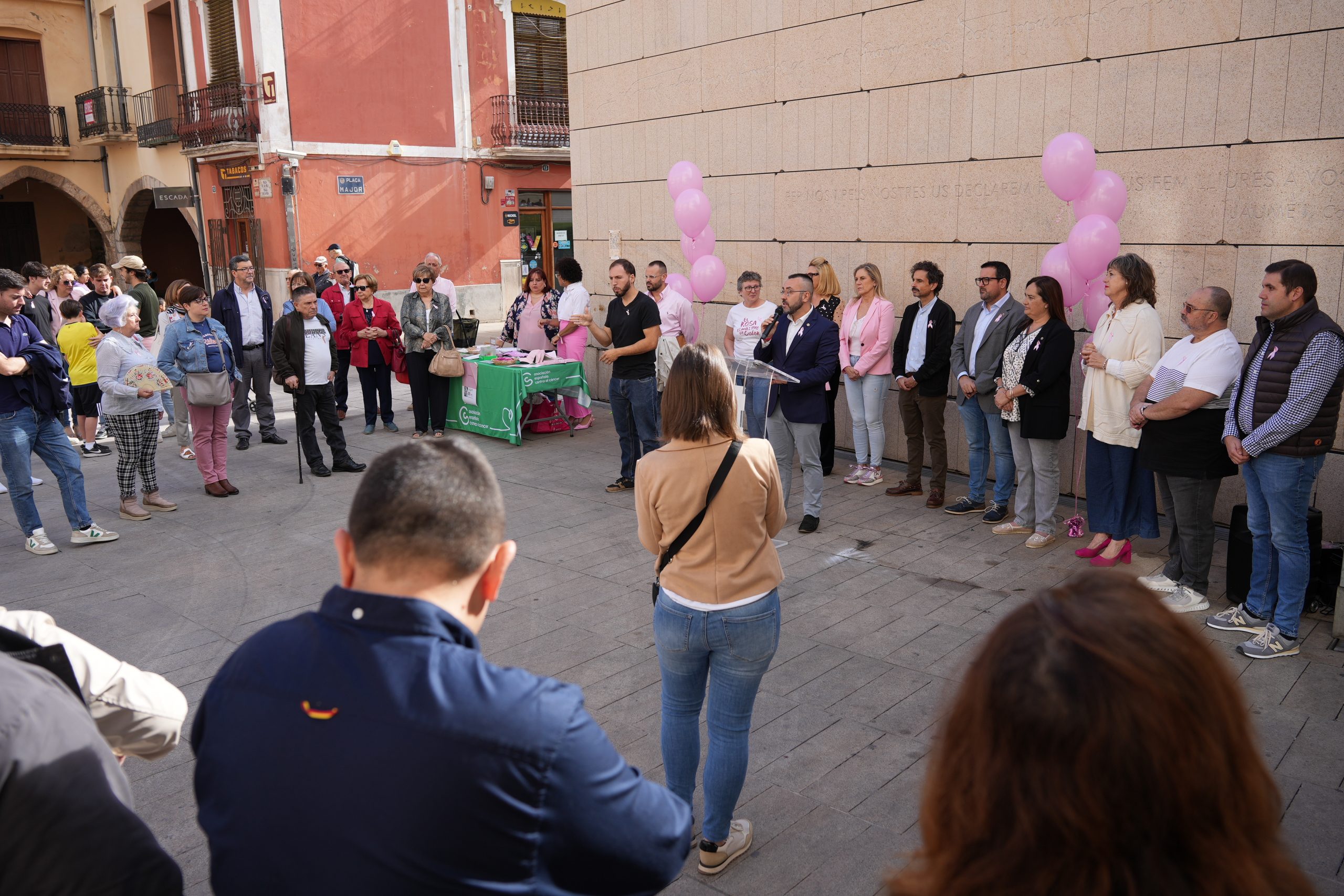 Vila-real commemora el Dia Mundial contra el Càncer de Mama amb l’AECC