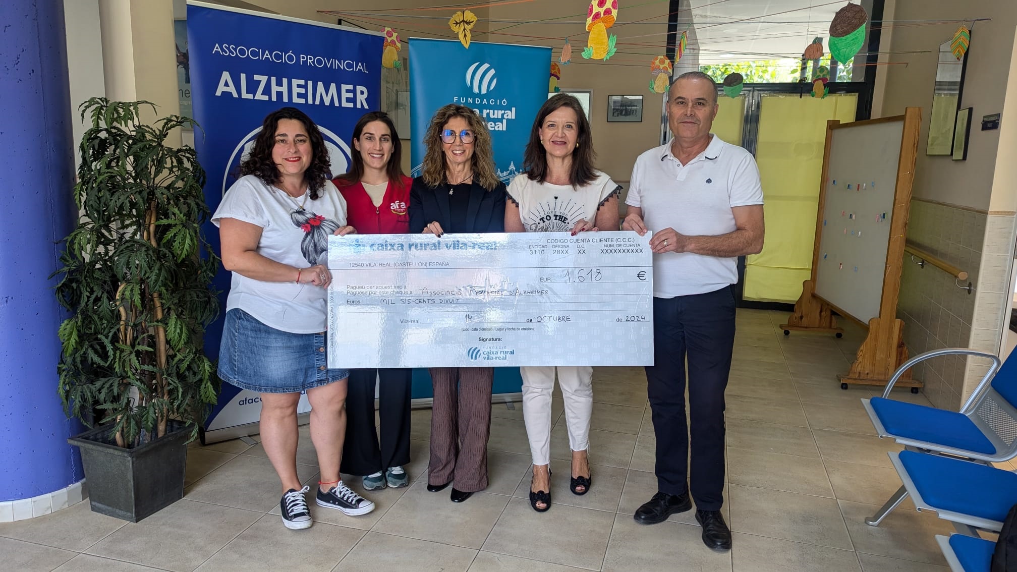AFA rep l’aportació solidària de la VIII Elaboració d’allioli abans de la Xulla