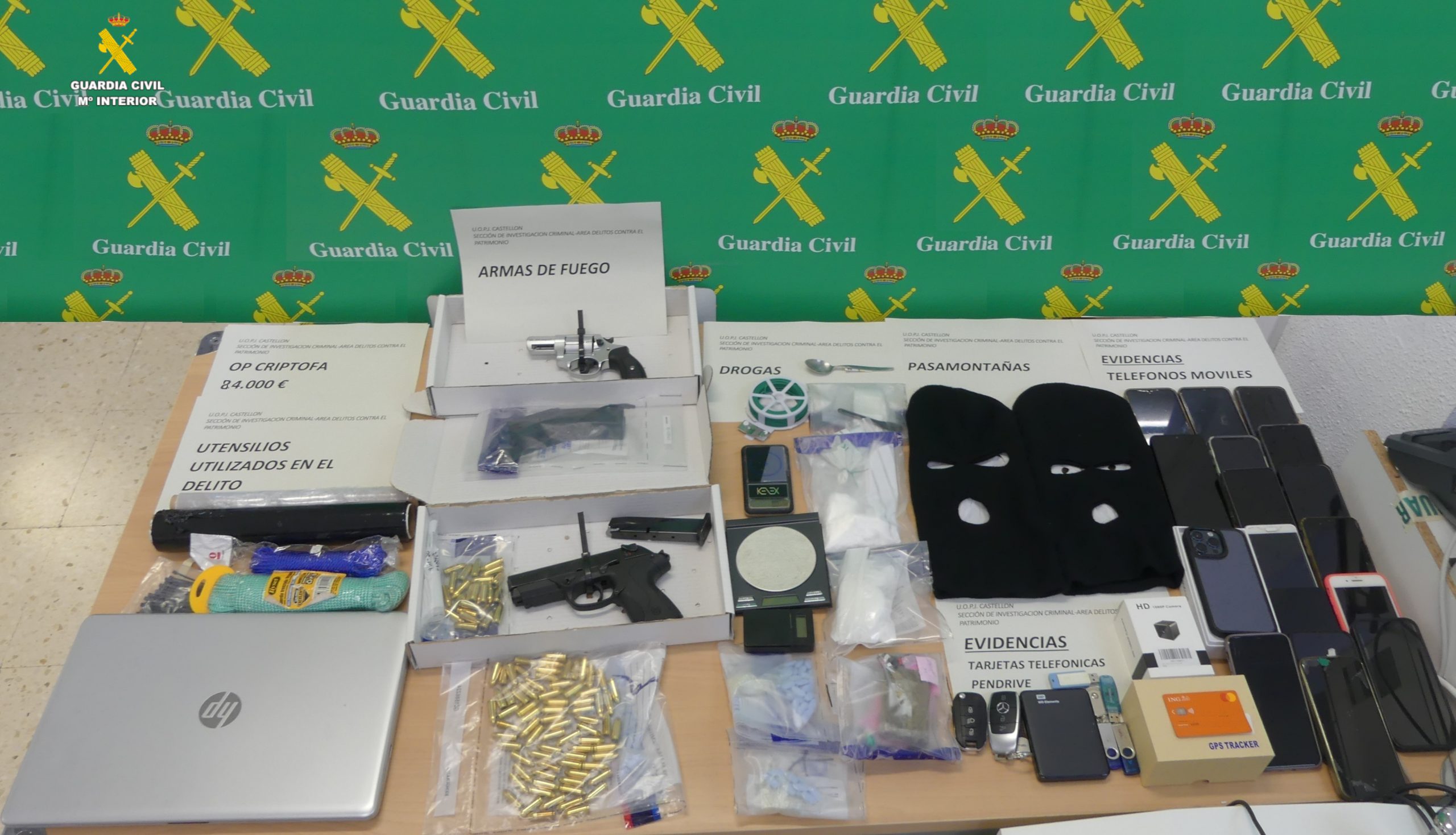 Desarticulado un grupo criminal  dedicado a los robos con violencia que  había sustraído 70.000 euros en  criptomoneda en una vivienda de  Moncofa