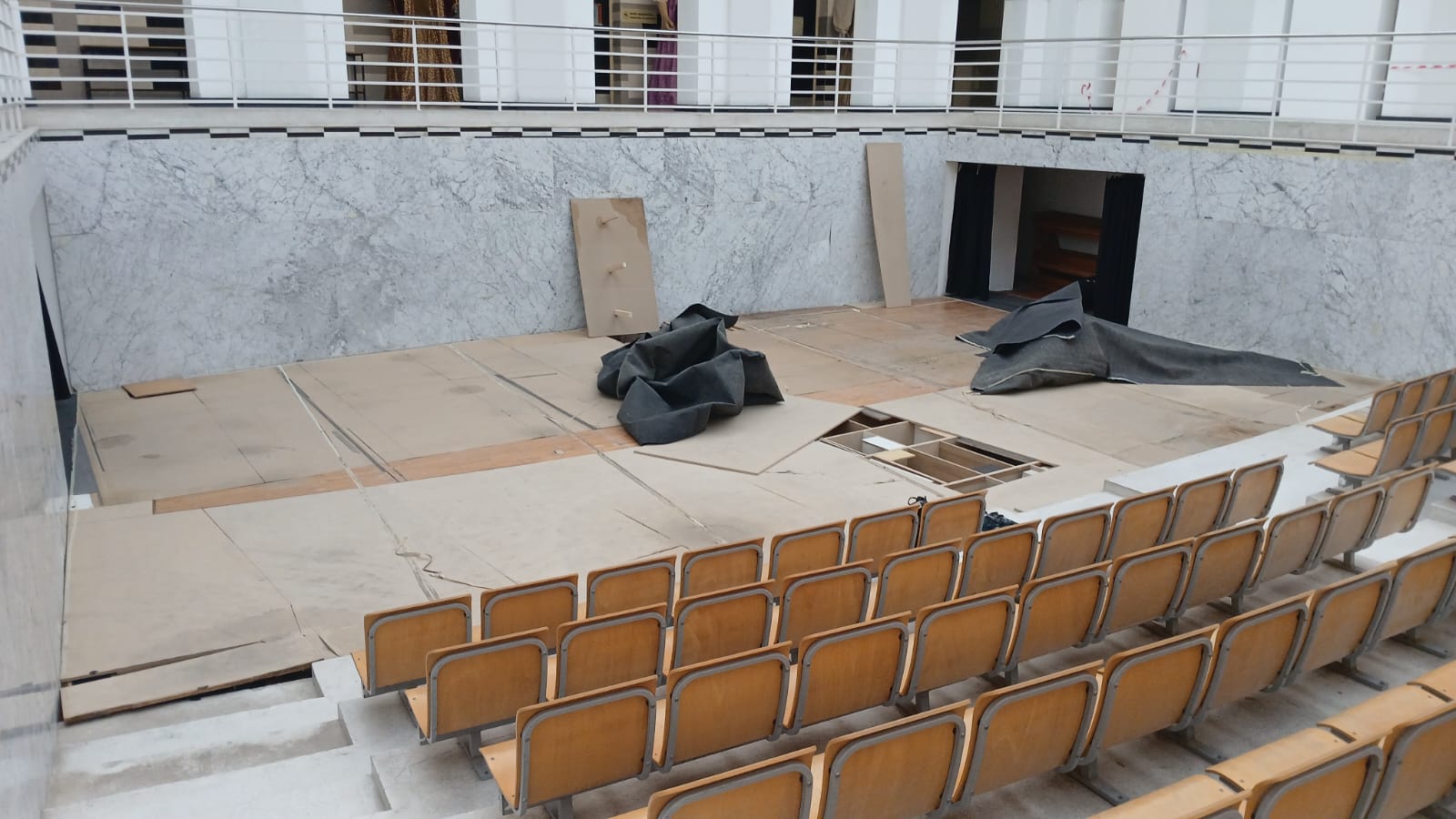 Burriana renova l’escenari del CMC la Mercé per a millorar la seguretat