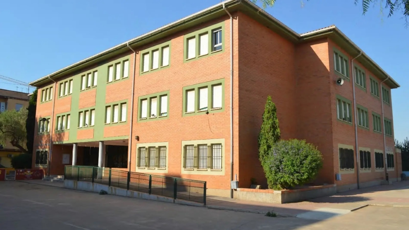 Burriana fomenta la convivència i la diversió dels més joves de la Bosca a través del projecte «Patis Oberts»