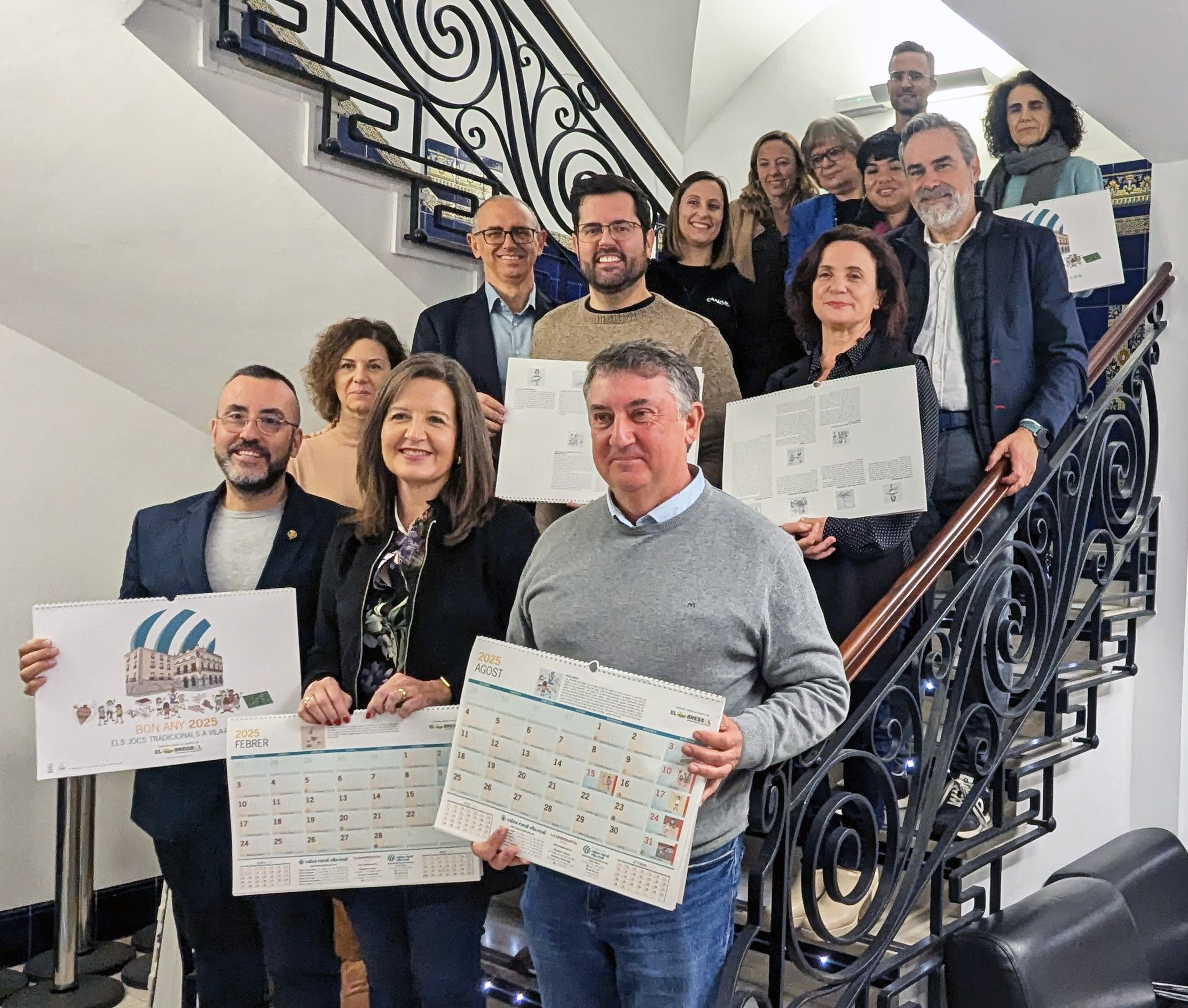 Caixa Rural Vila-real presenta su calendario solidario dedicado a los juegos tradicionales