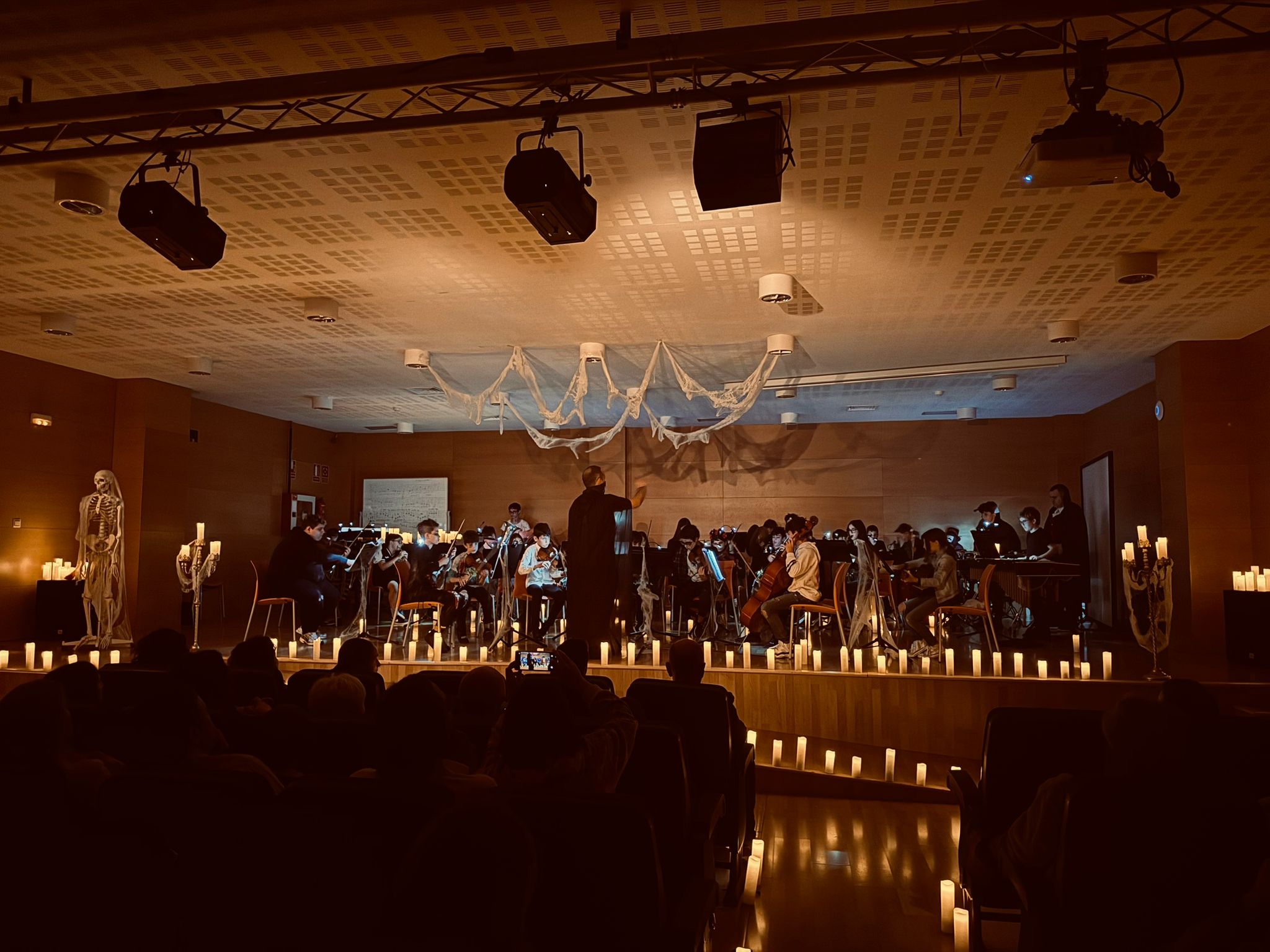 El Centre Municipal de les Arts de Burriana protagonitza un concert amb motiu d’Halloween