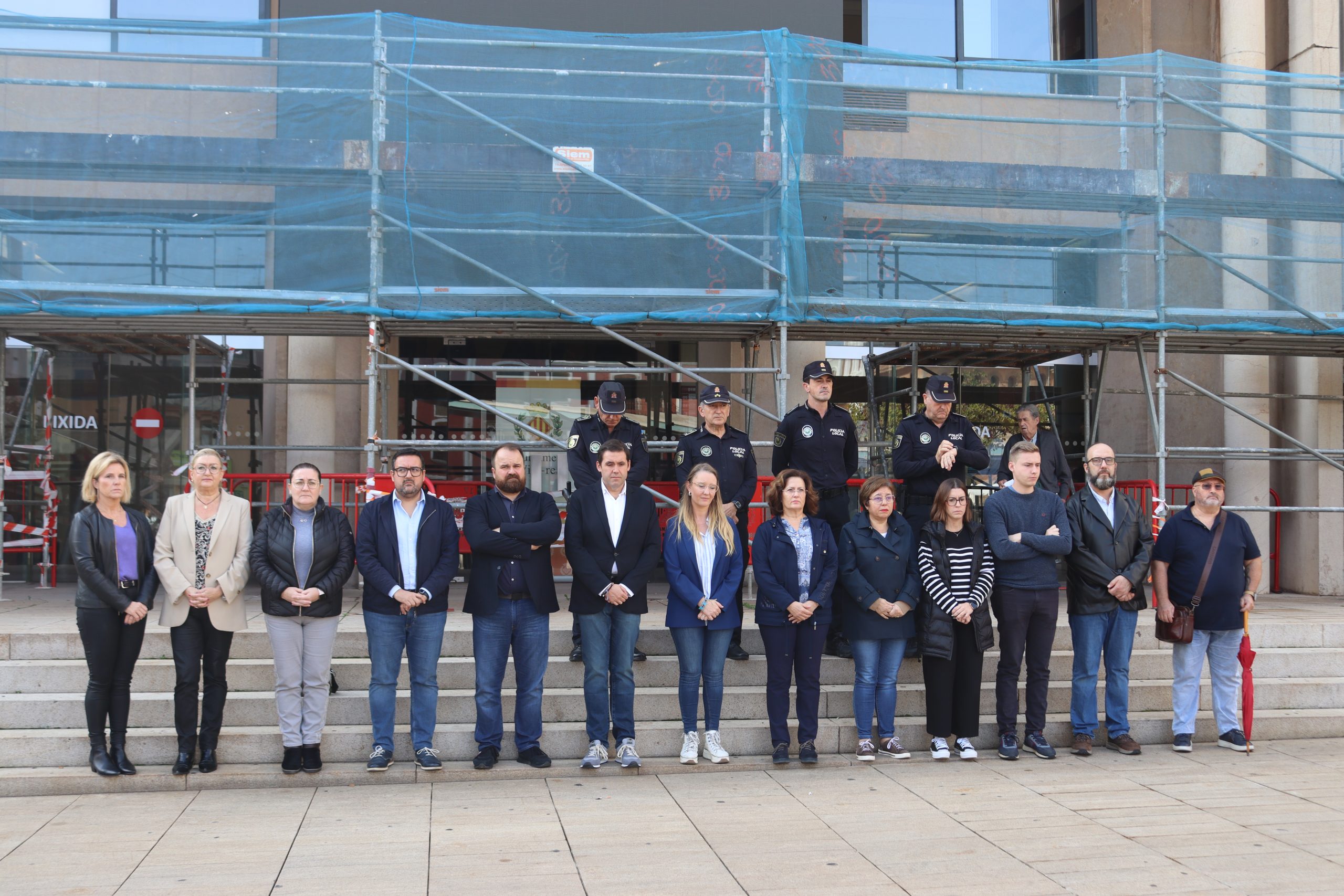 Vila-real guarda cinc minuts de silenci en condol i solidaritat per les víctimes de la DANA