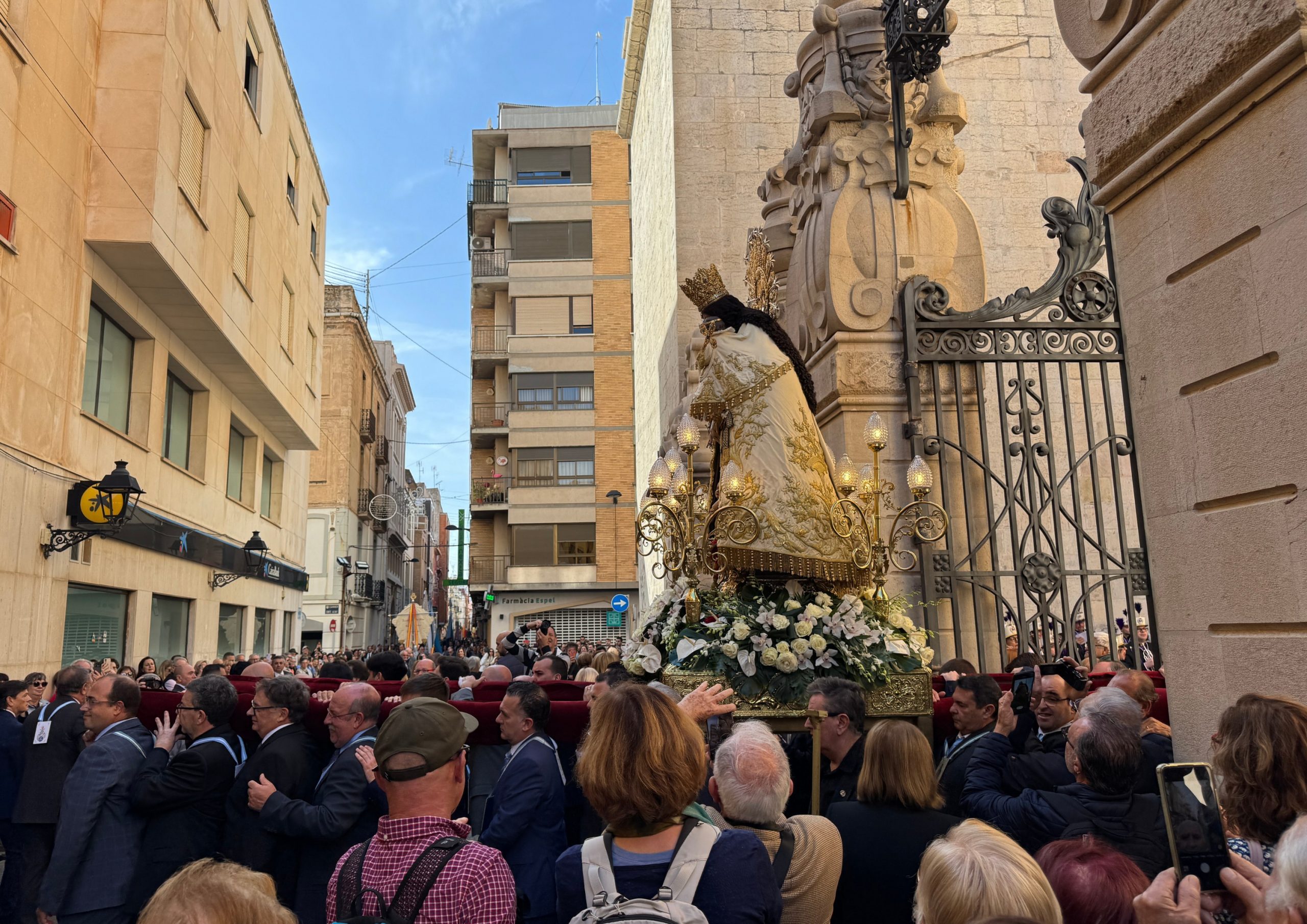 Missa i processó amb motiu de la visita de la imatge pelegrina de la Mare de Déu dels Desemparats